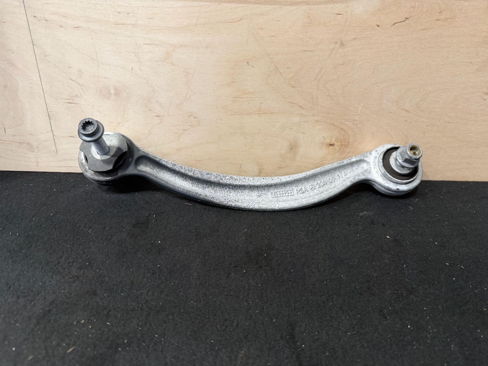 https://ycs.partsauto.market/partsauto-images/thmbs/userImages/57a1490c760884948c1593ca7cc92ed5/part/fc9d6dc0-194a-4ded-956d-80ebb2aeb1c9_1777123982152.jpg