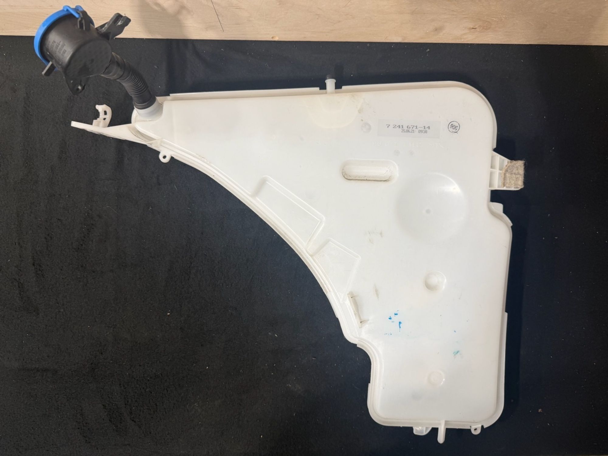 https://ycs.partsauto.market/partsauto-images/thmbs/userImages/57a1490c760884948c1593ca7cc92ed5/part/fe1d7035-d42a-4bf9-bc60-db1937c93e10_1776705419059.jpg