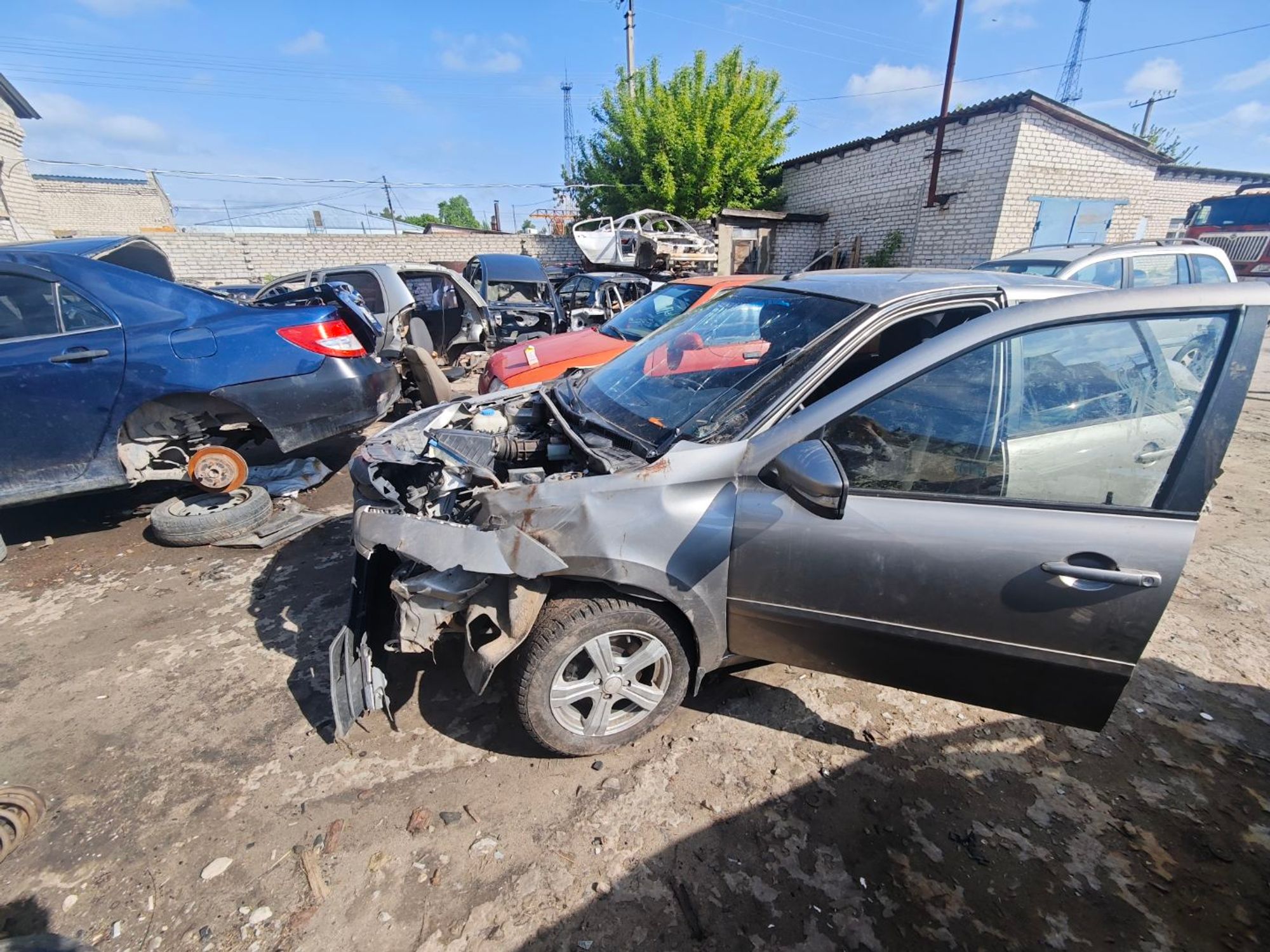 https://ycs.partsauto.market/partsauto-images/thmbs/userImages/642e6f5f1bce7f21e2021cd69aab83bc/car/de0d56b6-6482-427d-85c2-2cd27baf1a88_1778676043824.jpg