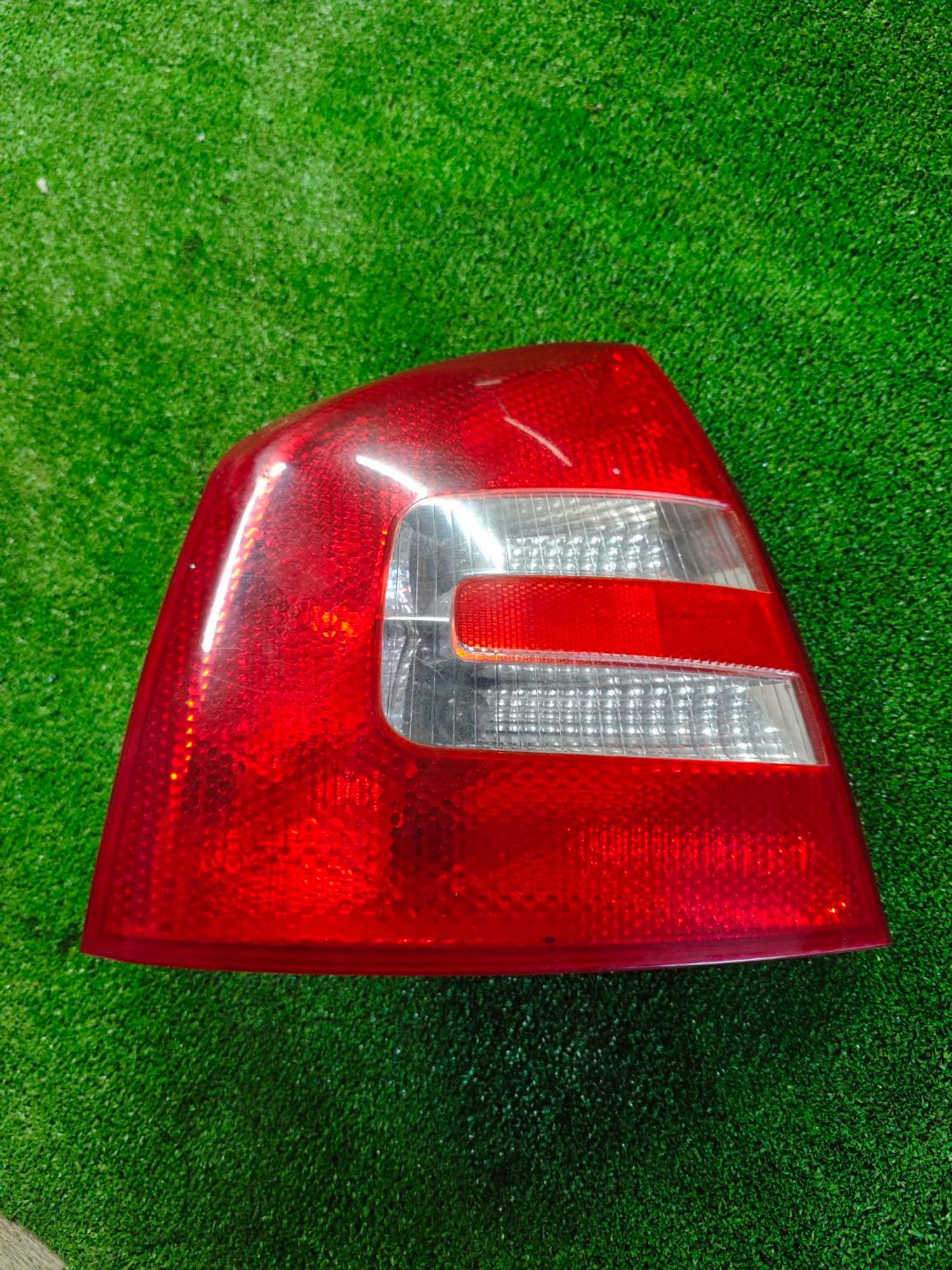 https://ycs.partsauto.market/partsauto-images/thmbs/userImages/642e6f5f1bce7f21e2021cd69aab83bc/part/241d6e64-7125-4bb3-9165-33e083d89b3b_1784560279364.jpg