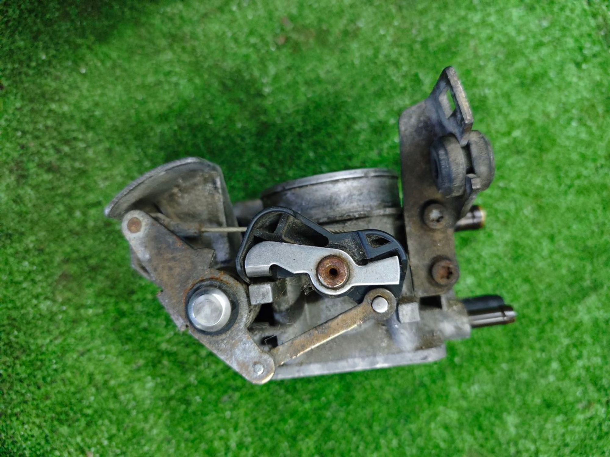https://ycs.partsauto.market/partsauto-images/thmbs/userImages/642e6f5f1bce7f21e2021cd69aab83bc/part/2c654e76-38b4-432d-8bf3-2bc40168f19c_1786008920650.jpg