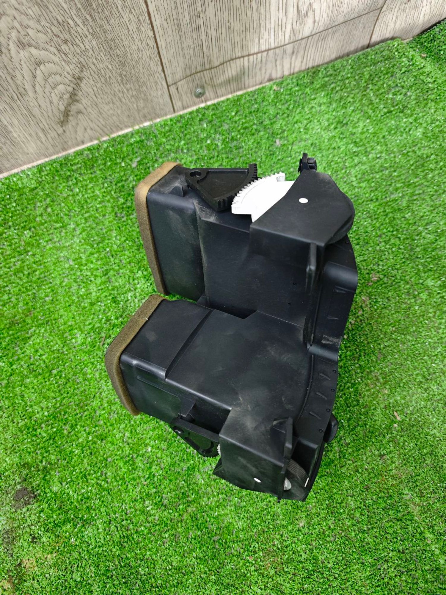 https://ycs.partsauto.market/partsauto-images/thmbs/userImages/642e6f5f1bce7f21e2021cd69aab83bc/part/3f5d2704-98f7-4f52-84c1-89fb9b4a454a_1785570886857.jpg