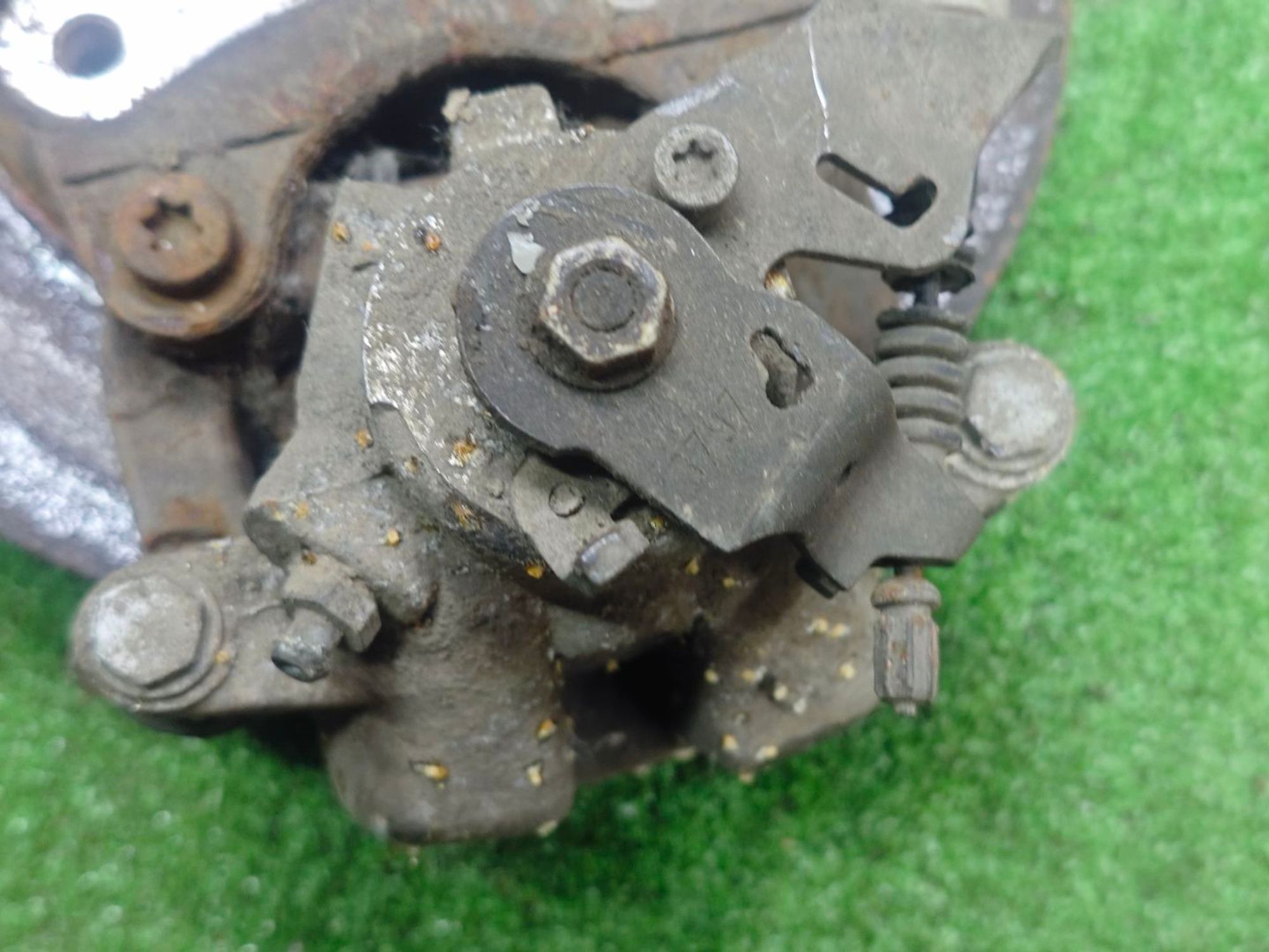 https://ycs.partsauto.market/partsauto-images/thmbs/userImages/642e6f5f1bce7f21e2021cd69aab83bc/part/4140438a-1ae3-457b-84a9-0b5866eb72af_1785858882463.jpg