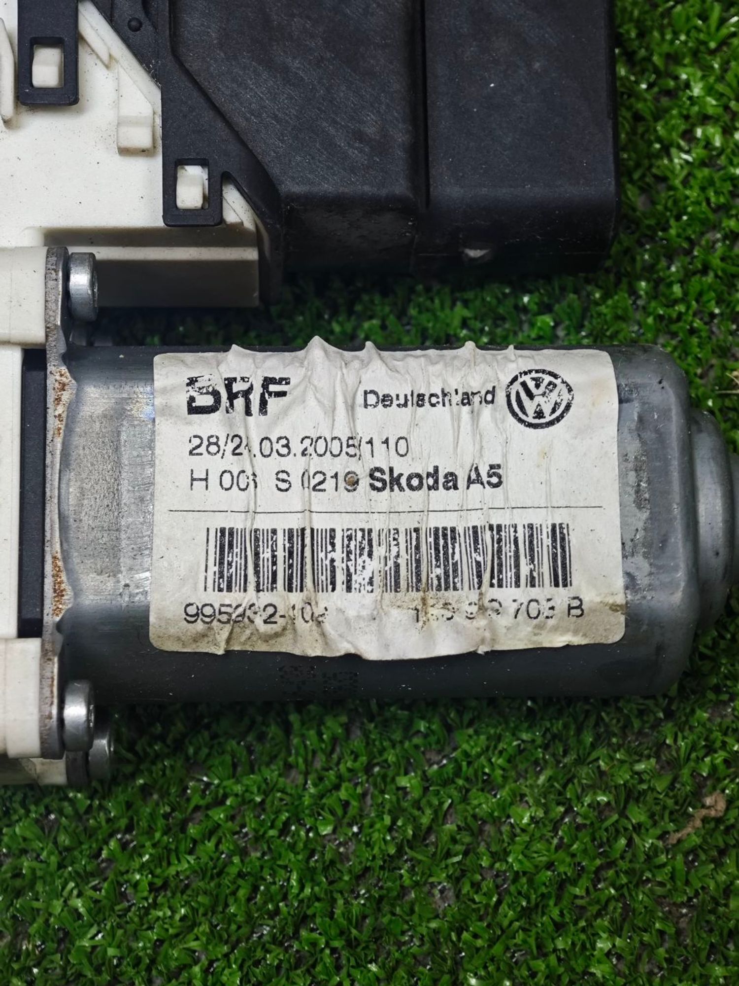 https://ycs.partsauto.market/partsauto-images/thmbs/userImages/642e6f5f1bce7f21e2021cd69aab83bc/part/41633340-de49-45d9-bf15-5153ced2a539_1784826927520.jpg