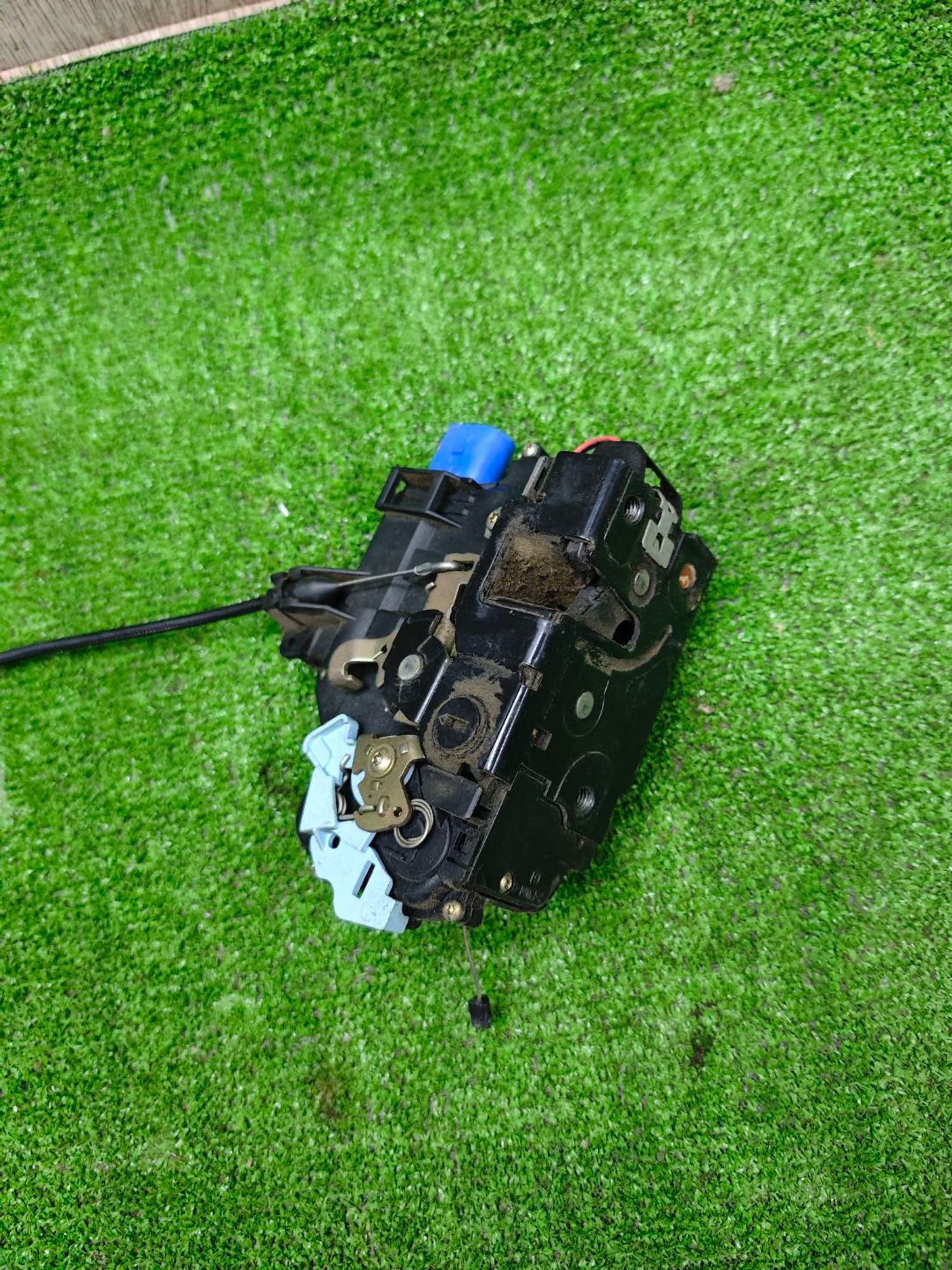 https://ycs.partsauto.market/partsauto-images/thmbs/userImages/642e6f5f1bce7f21e2021cd69aab83bc/part/513da4d9-d95e-4115-9a89-e45442bf11f5_1785352899725.jpg