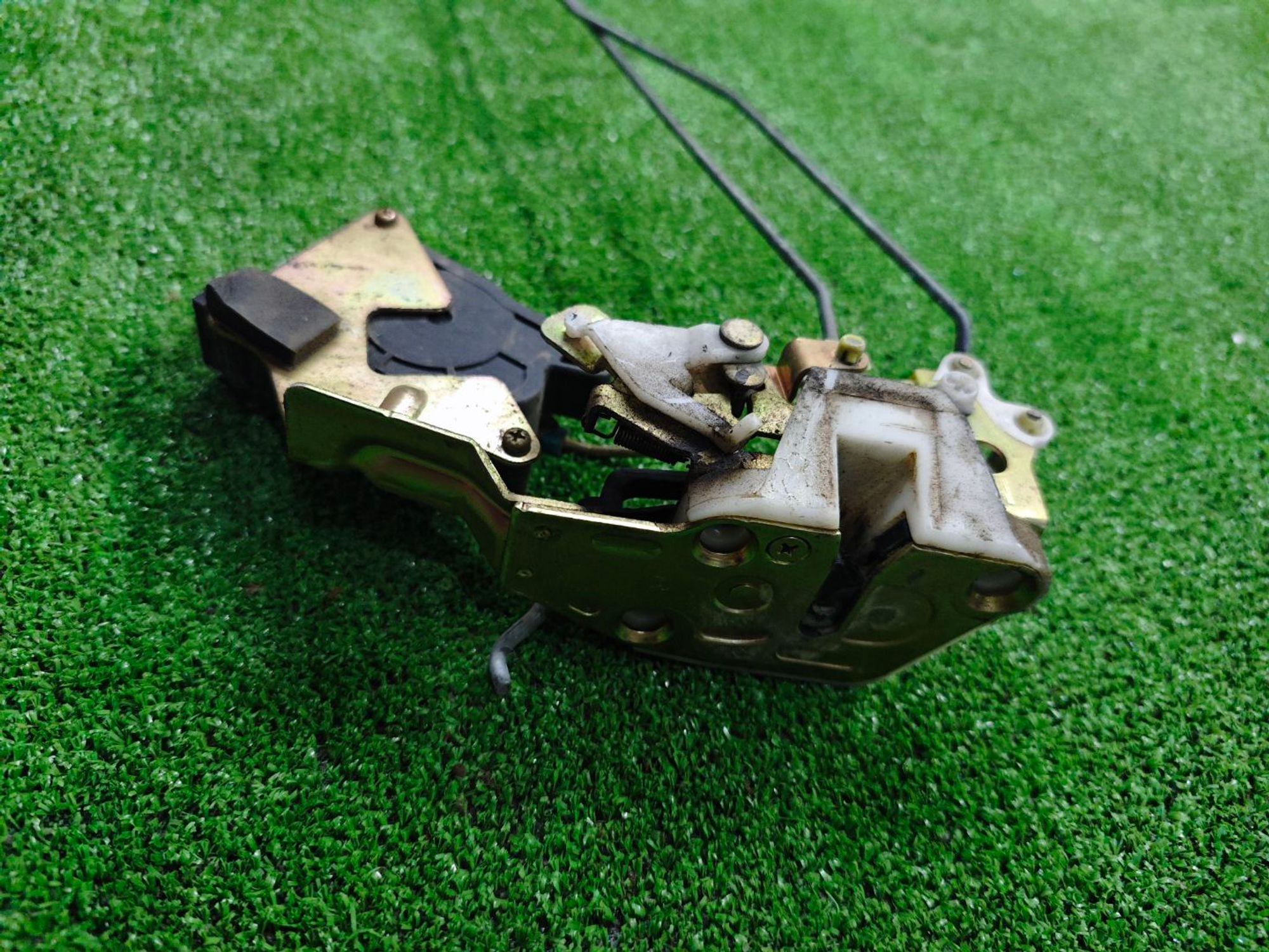 https://ycs.partsauto.market/partsauto-images/thmbs/userImages/642e6f5f1bce7f21e2021cd69aab83bc/part/6d239e18-284e-4453-b444-c91a405fa95b_1784209903387.jpg