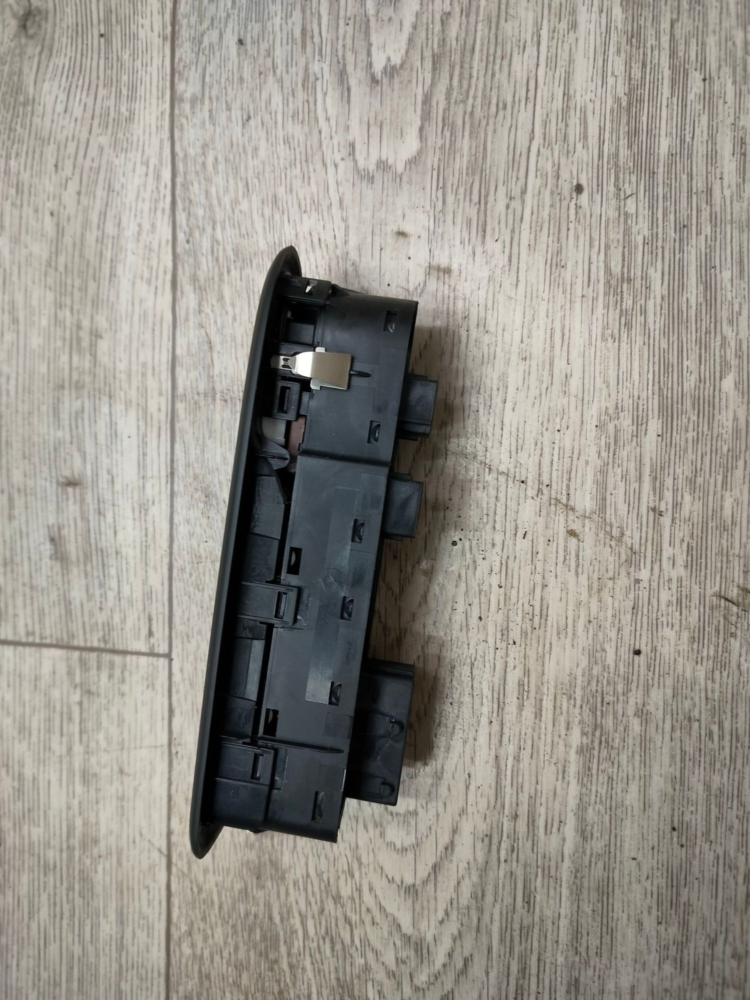 https://ycs.partsauto.market/partsauto-images/thmbs/userImages/642e6f5f1bce7f21e2021cd69aab83bc/part/717ef116-6235-4693-8e5f-b94ea93e2d9f_1708354423823.jpg