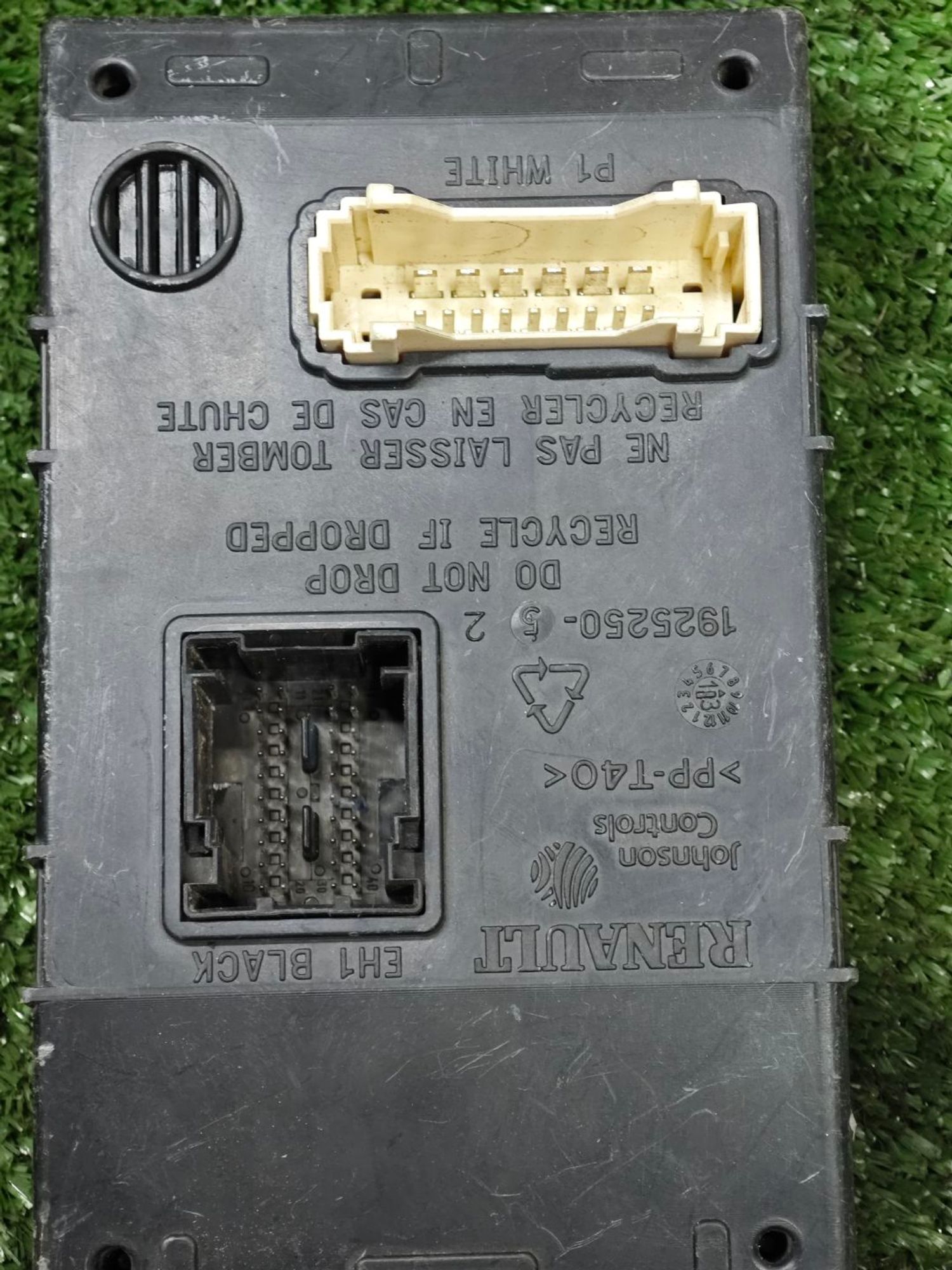 https://ycs.partsauto.market/partsauto-images/thmbs/userImages/642e6f5f1bce7f21e2021cd69aab83bc/part/8add81b8-d810-4dc0-8ddb-2a09a7a615a8_1775568328057.jpg