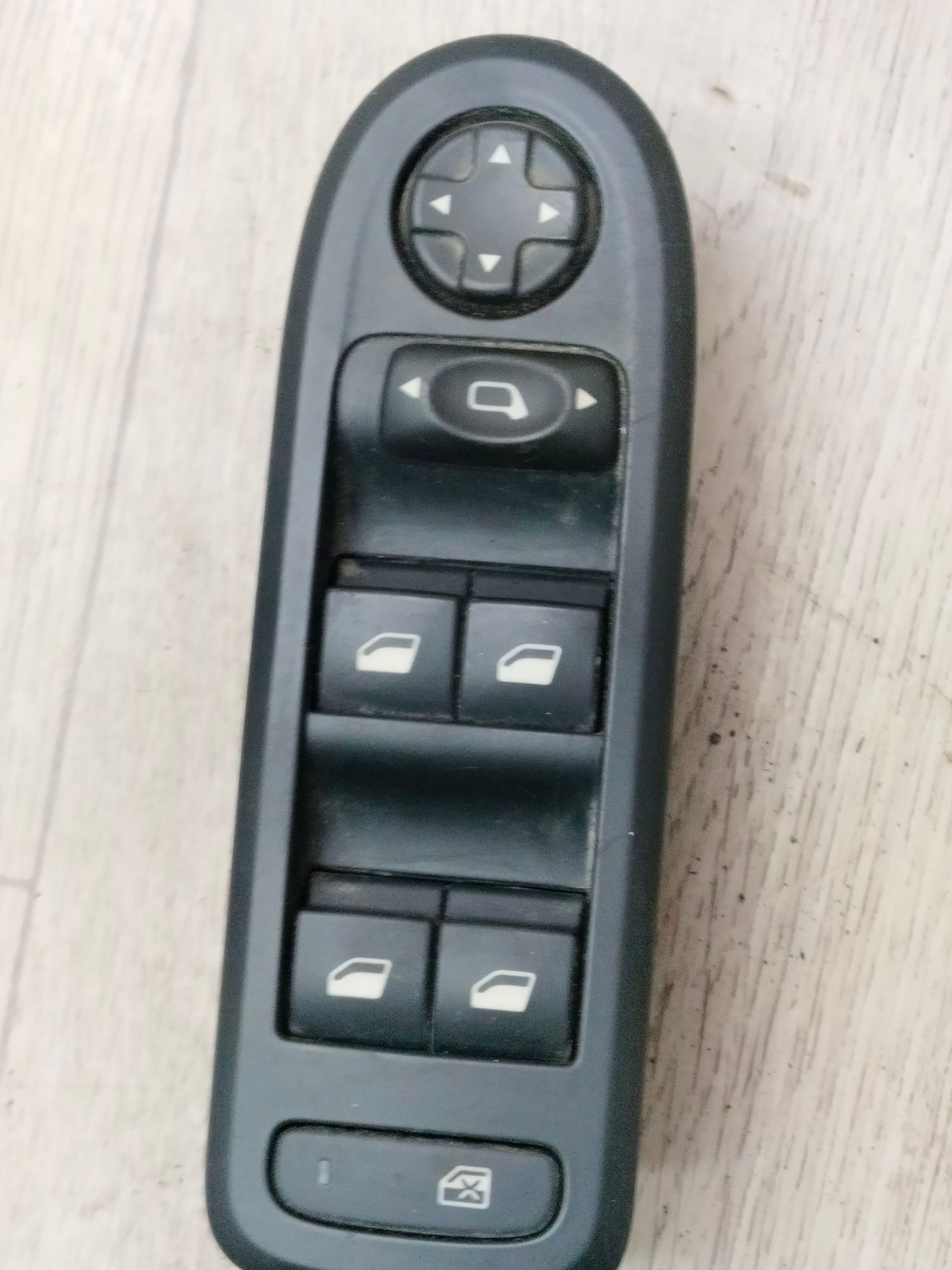 https://ycs.partsauto.market/partsauto-images/thmbs/userImages/642e6f5f1bce7f21e2021cd69aab83bc/part/b6526f4c-a015-4b52-a84e-f4e7c4dfc539_1708354421343.jpg
