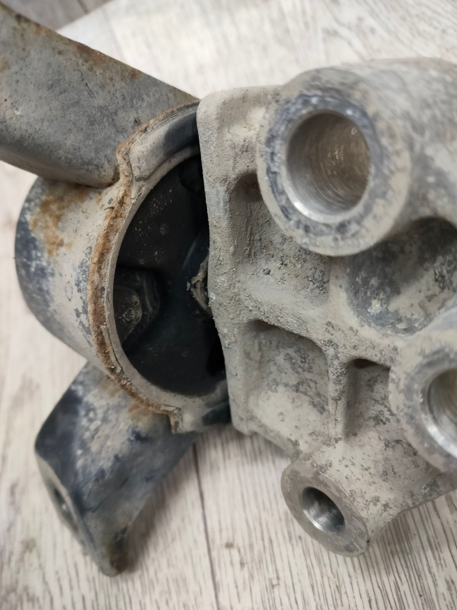 https://ycs.partsauto.market/partsauto-images/thmbs/userImages/642e6f5f1bce7f21e2021cd69aab83bc/part/d40176e7-7204-40a8-86cf-994382c77d91_1705409743593.jpg