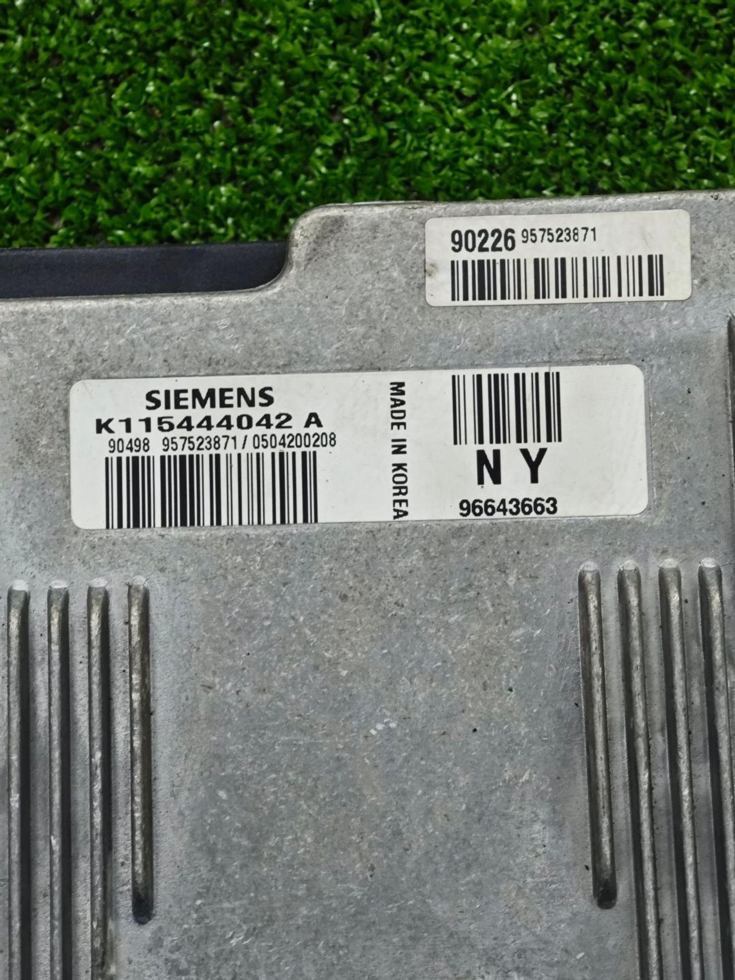 https://ycs.partsauto.market/partsauto-images/thmbs/userImages/642e6f5f1bce7f21e2021cd69aab83bc/part/d7c47d29-41bd-40ff-9a7e-70540ec191c2_1784210289339.jpg