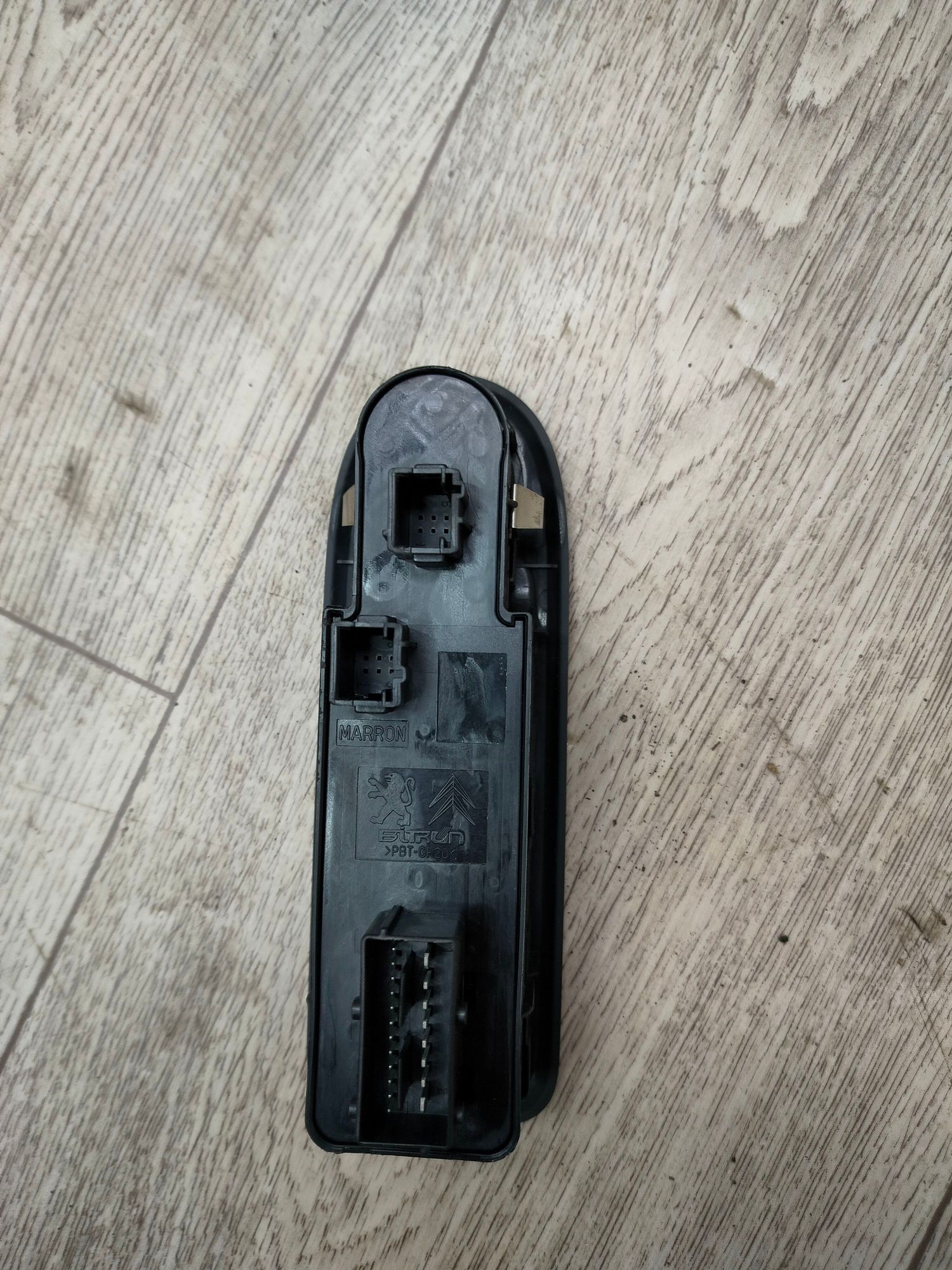 https://ycs.partsauto.market/partsauto-images/thmbs/userImages/642e6f5f1bce7f21e2021cd69aab83bc/part/db69cb4c-3318-4d60-80a6-bd6c557e0066_1708354425012.jpg