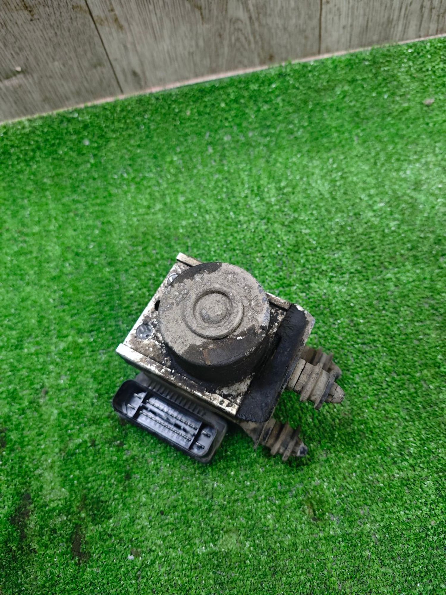 https://ycs.partsauto.market/partsauto-images/thmbs/userImages/642e6f5f1bce7f21e2021cd69aab83bc/part/ecca9c46-fb04-4234-841b-69a8e5b08db9_1784814421421.jpg
