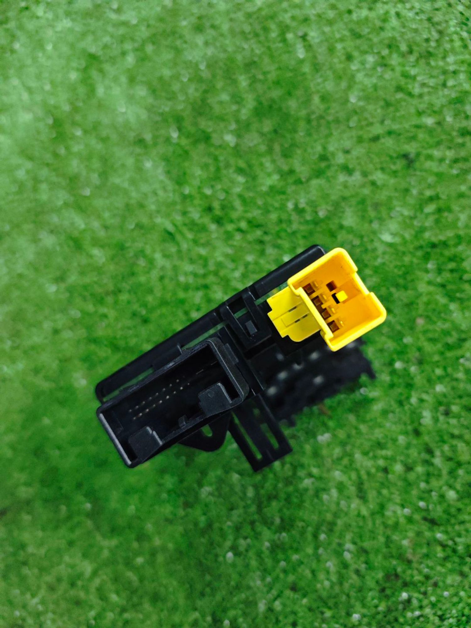 https://ycs.partsauto.market/partsauto-images/thmbs/userImages/642e6f5f1bce7f21e2021cd69aab83bc/part/ee3405ea-c985-40db-bc08-bd881f5a1b67_1784728930482.jpg