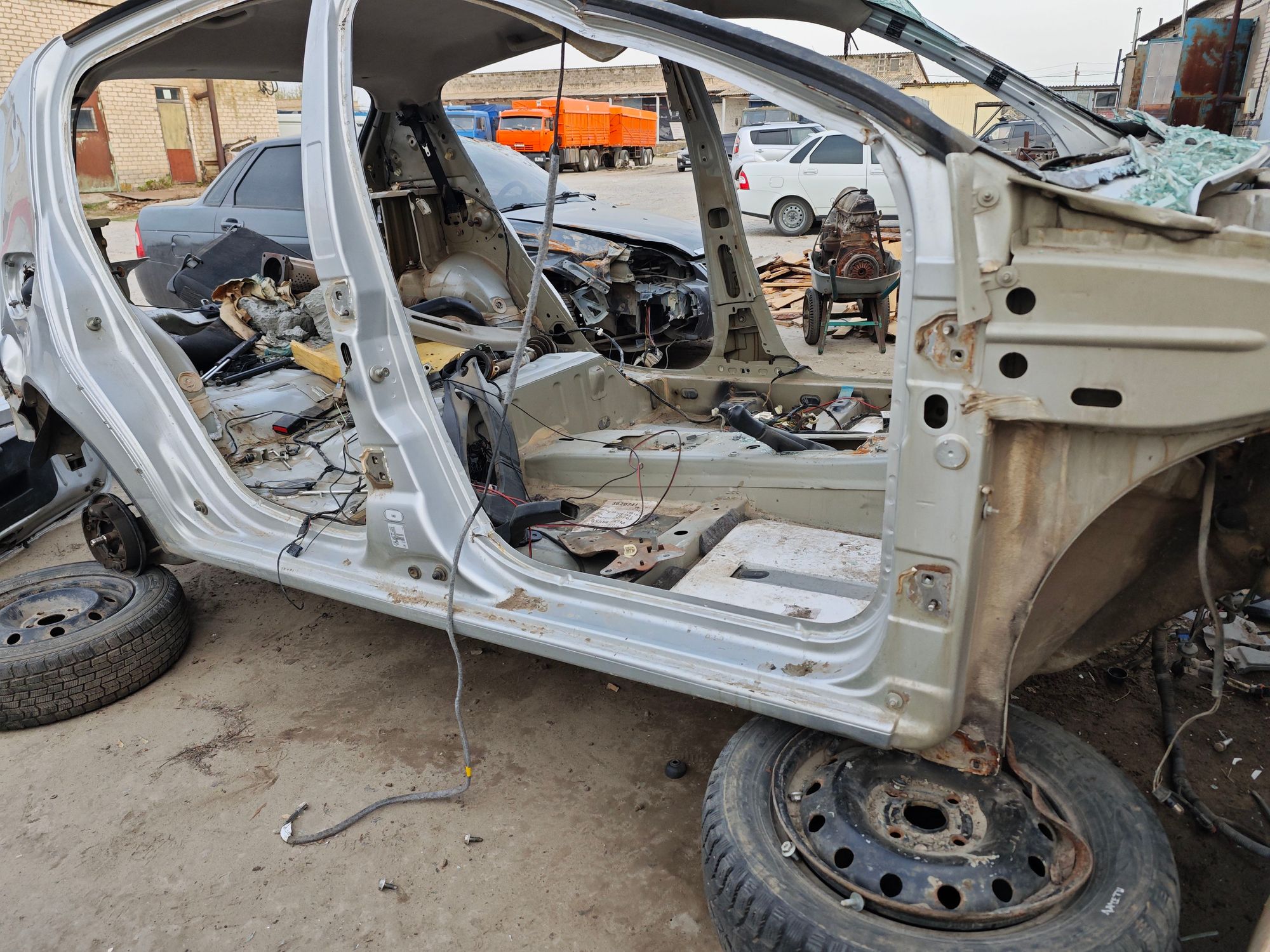 https://ycs.partsauto.market/partsauto-images/thmbs/userImages/642e6f5f1bce7f21e2021cd69aab83bc/part/fd5dac70-6063-44f5-ba55-6550fb6fc4d1_1712933311512.jpg