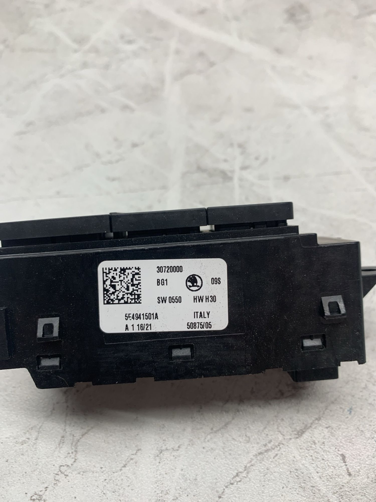 https://ycs.partsauto.market/partsauto-images/thmbs/userImages/6ab8ea4394fc0aced0b69382a3e61955/part/0095e7a0-32fc-4ca3-8703-a8f56cfc7941_1774258668315.jpg