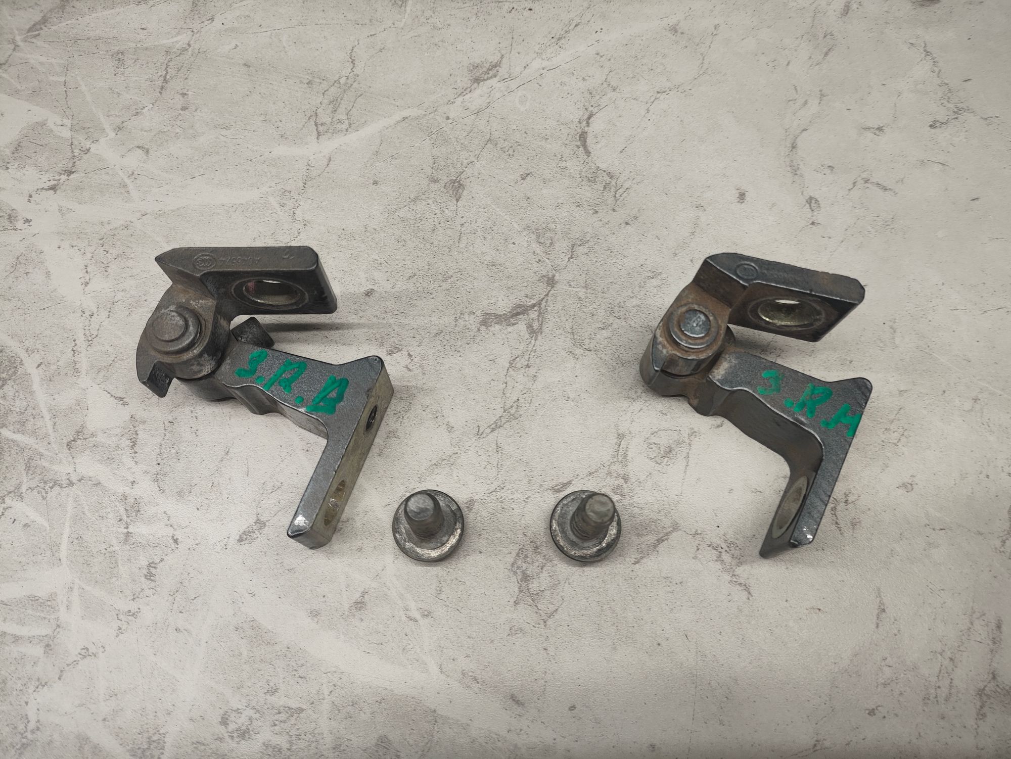 https://ycs.partsauto.market/partsauto-images/thmbs/userImages/6ab8ea4394fc0aced0b69382a3e61955/part/01639497-3a1f-4ff6-a049-f30be357d836_1776264508306.jpg
