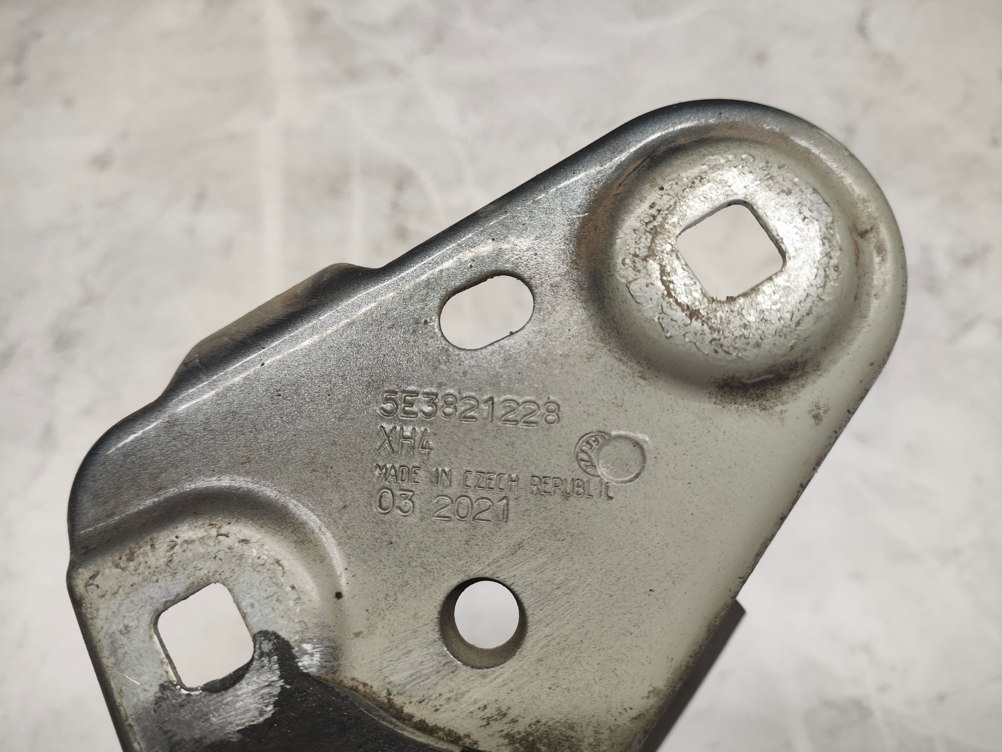 https://ycs.partsauto.market/partsauto-images/thmbs/userImages/6ab8ea4394fc0aced0b69382a3e61955/part/032c8d37-a4ad-430c-9b36-9f974cc12197_1775202327040.jpg