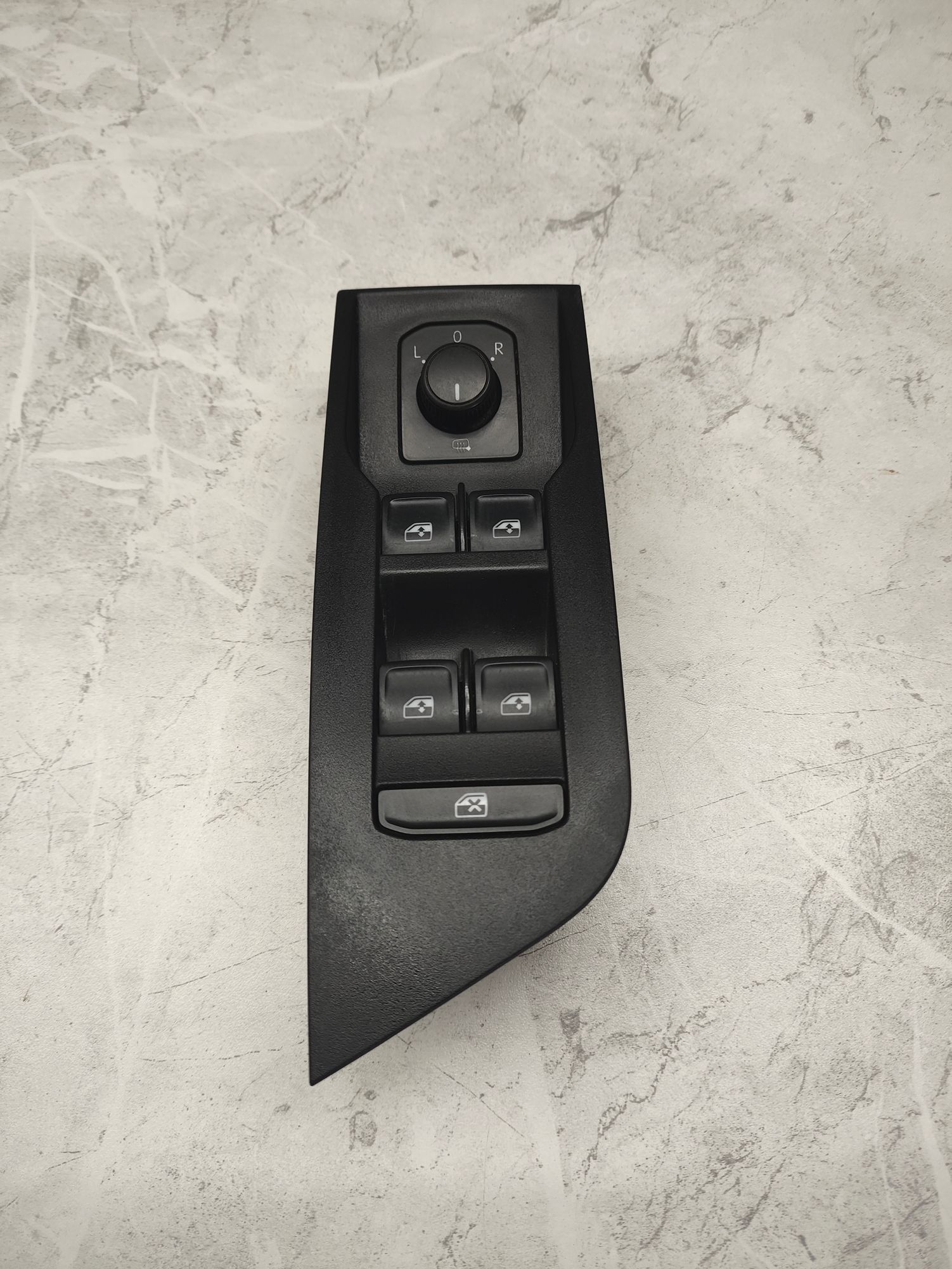 https://ycs.partsauto.market/partsauto-images/thmbs/userImages/6ab8ea4394fc0aced0b69382a3e61955/part/03f9f799-a982-4893-9fda-959e347901ad_1776165537266.jpg