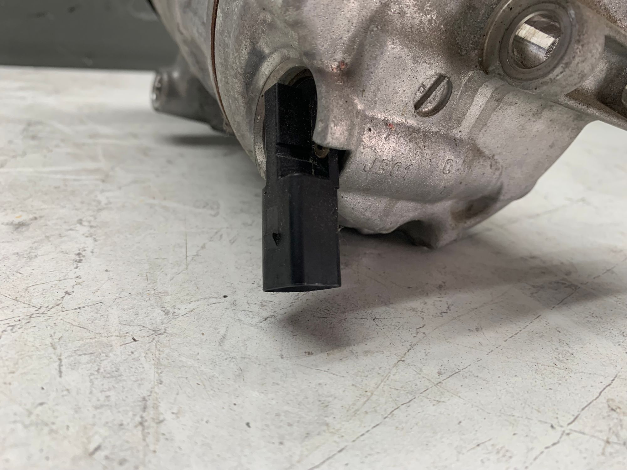 https://ycs.partsauto.market/partsauto-images/thmbs/userImages/6ab8ea4394fc0aced0b69382a3e61955/part/05220061-9071-4f8a-ac89-4b3ab1533410_1782641934745.jpg