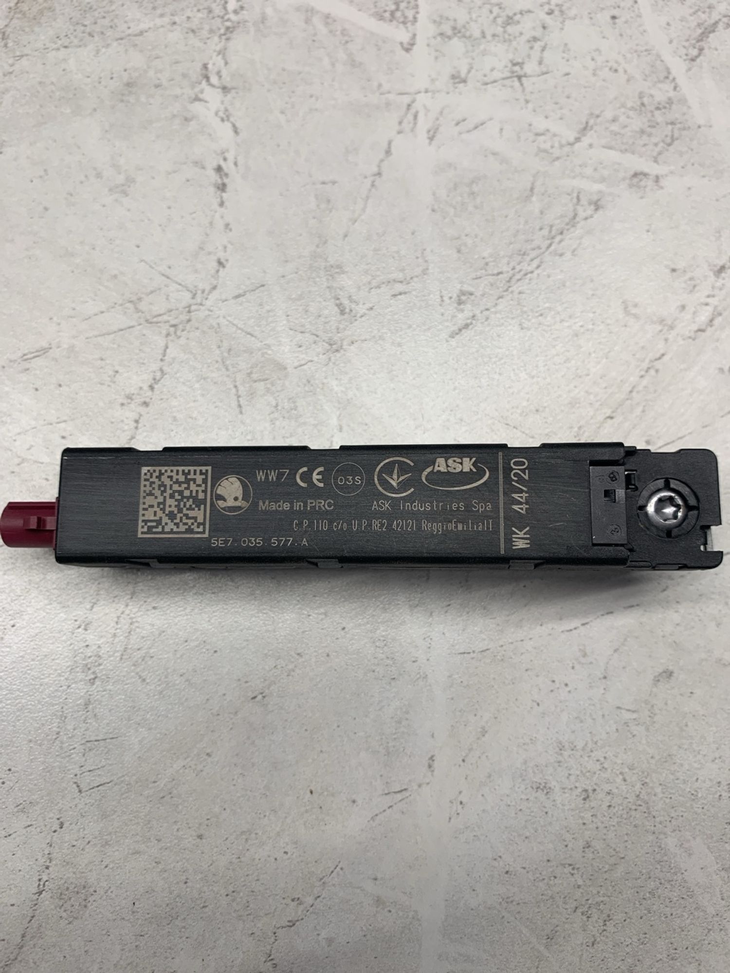 https://ycs.partsauto.market/partsauto-images/thmbs/userImages/6ab8ea4394fc0aced0b69382a3e61955/part/07c75076-6523-4582-9651-d934f4524b39_1773406587846.jpg