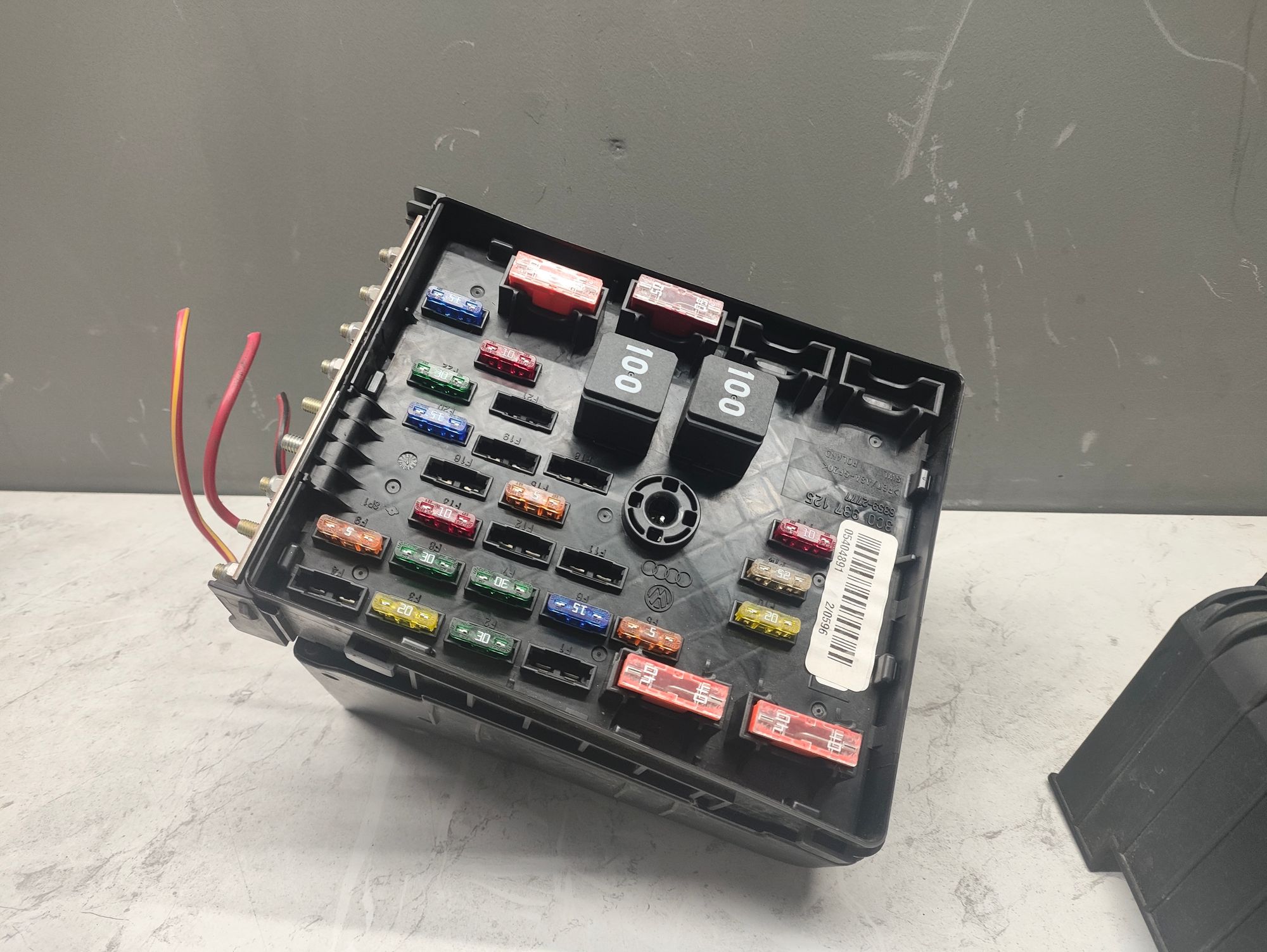 https://ycs.partsauto.market/partsauto-images/thmbs/userImages/6ab8ea4394fc0aced0b69382a3e61955/part/0989146a-a185-400a-b745-abf11024e36f_1777716911541.jpg