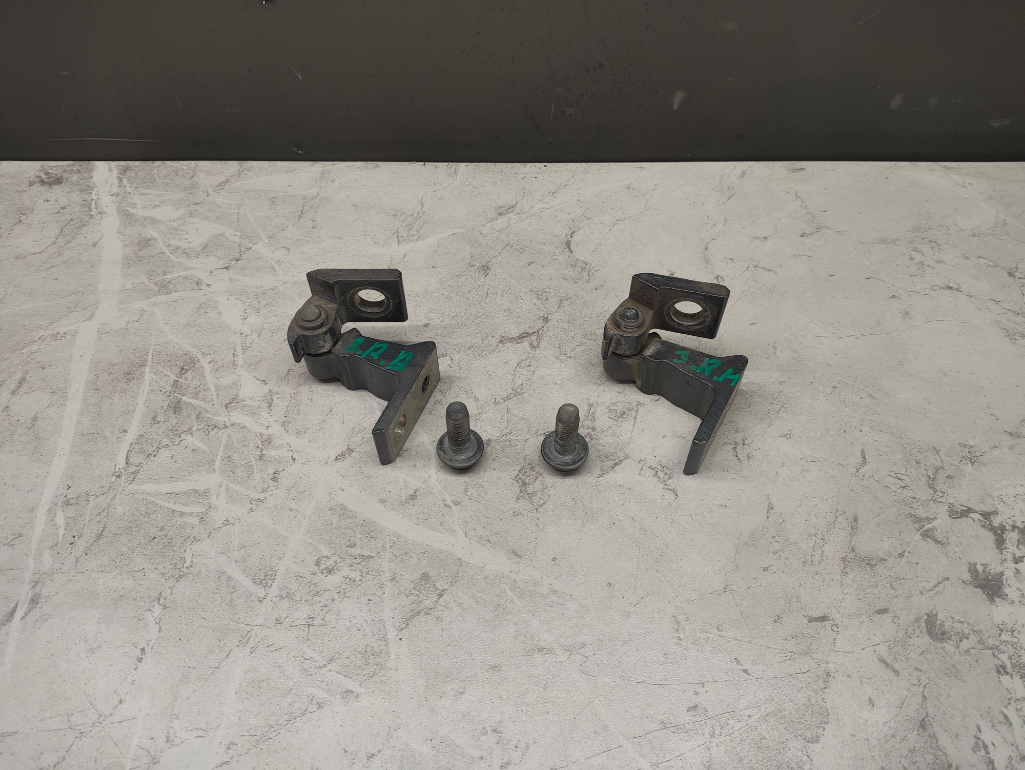 https://ycs.partsauto.market/partsauto-images/thmbs/userImages/6ab8ea4394fc0aced0b69382a3e61955/part/09b64573-84cb-47a1-bdca-c03cb32a5052_1776264512058.jpg