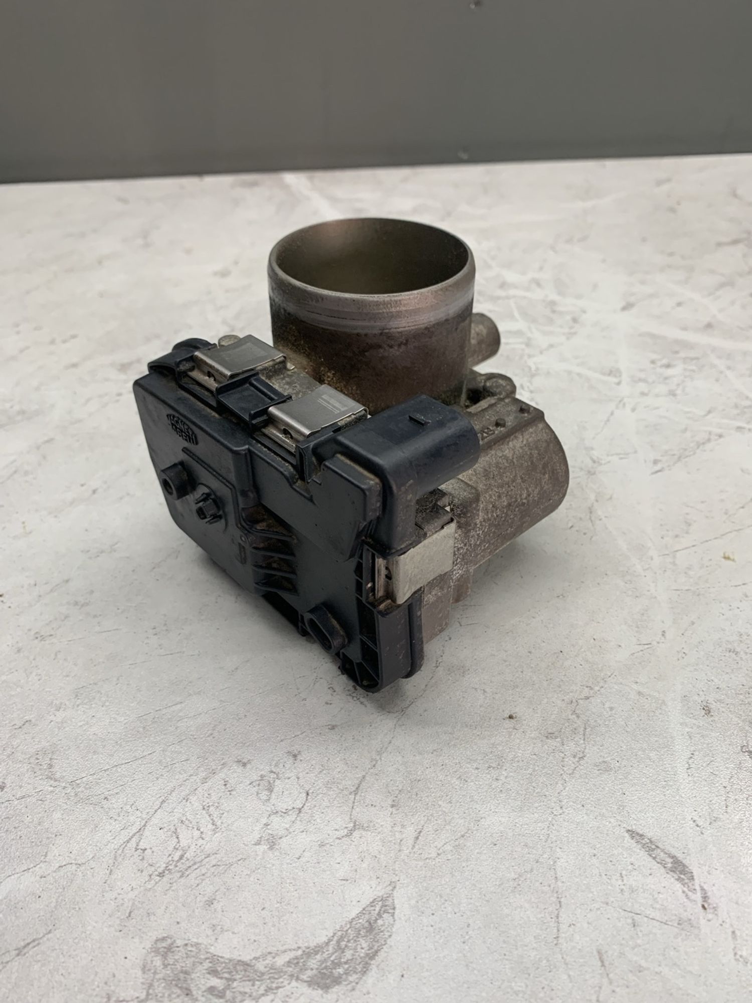 https://ycs.partsauto.market/partsauto-images/thmbs/userImages/6ab8ea4394fc0aced0b69382a3e61955/part/0a147e63-012c-4509-bfc5-73abebced294_1773750507368.jpg