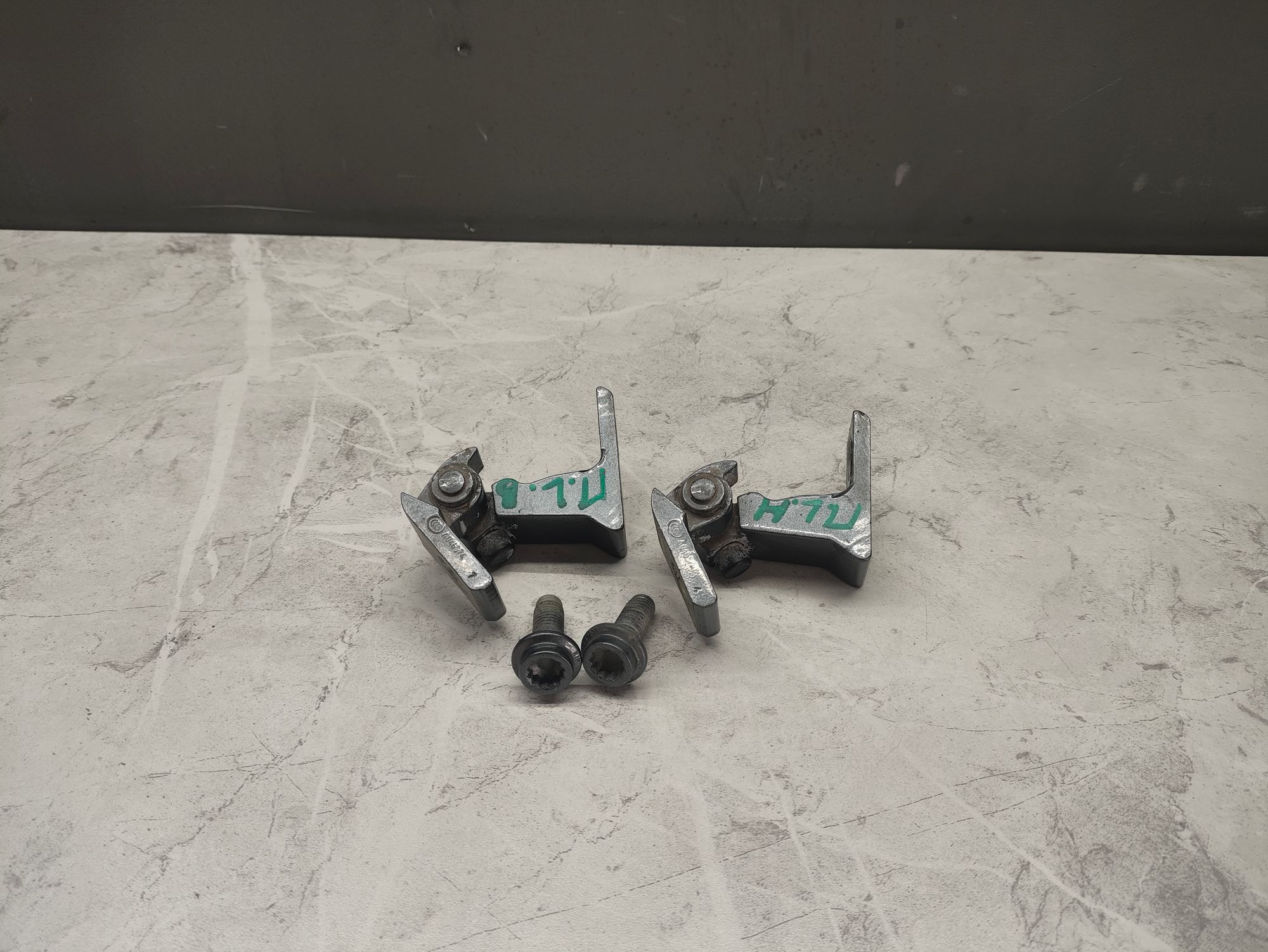 https://ycs.partsauto.market/partsauto-images/thmbs/userImages/6ab8ea4394fc0aced0b69382a3e61955/part/0a5f8d3f-360c-46a1-90a7-7e5e070abb0c_1776264204568.jpg
