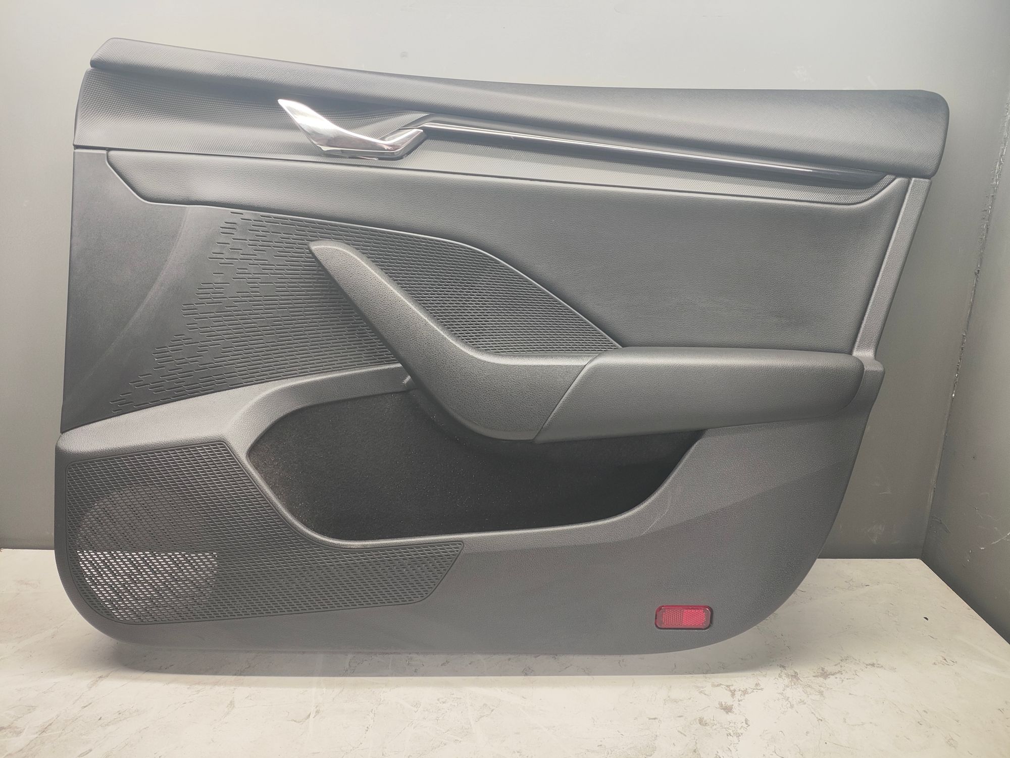 https://ycs.partsauto.market/partsauto-images/thmbs/userImages/6ab8ea4394fc0aced0b69382a3e61955/part/0db32de1-f6ea-4241-a9ea-3af78abb1adb_1776256140454.jpg