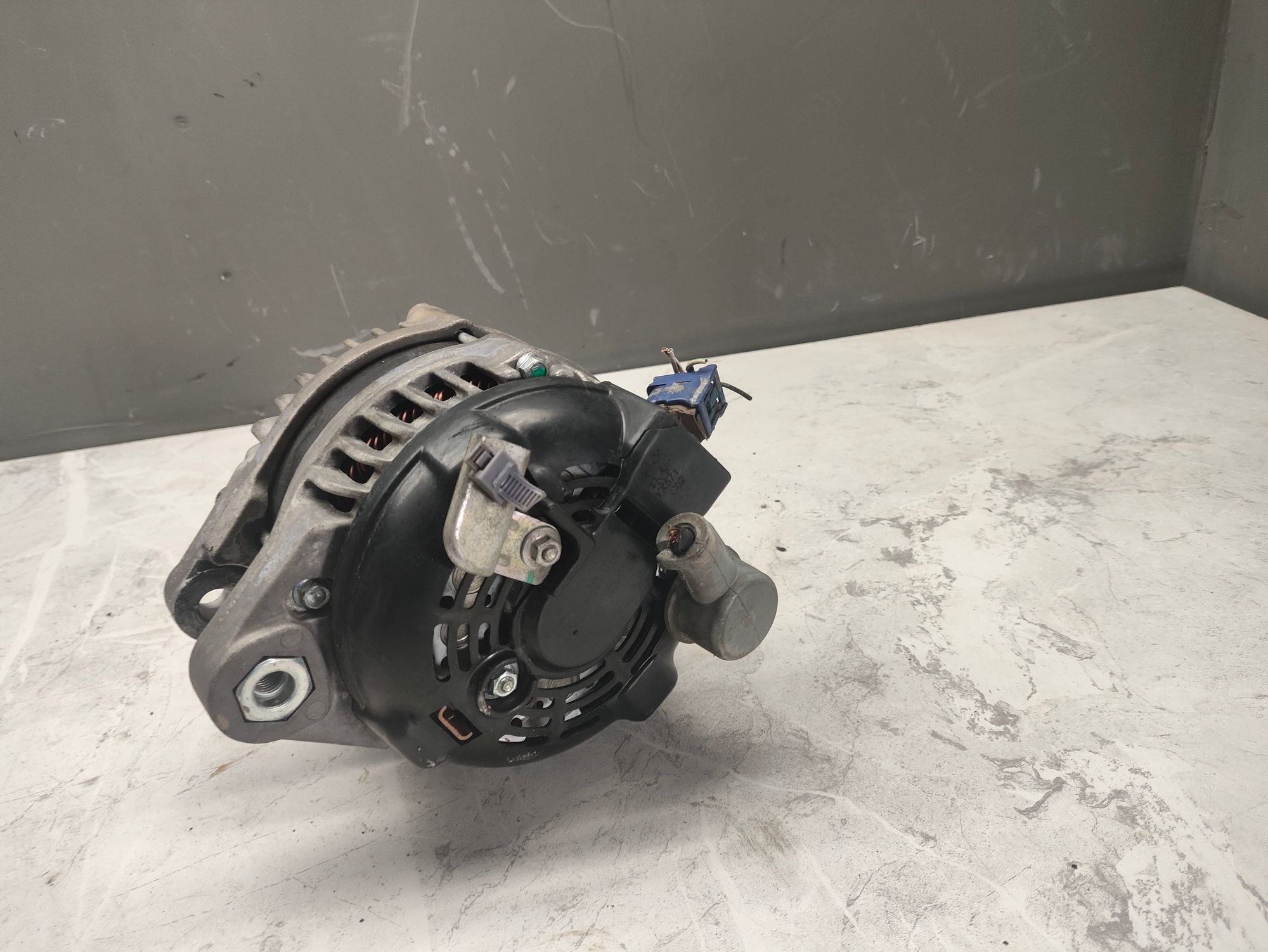 https://ycs.partsauto.market/partsauto-images/thmbs/userImages/6ab8ea4394fc0aced0b69382a3e61955/part/0fd56c35-cd7a-45b6-99cf-5203d556e575_1778505937542.jpg