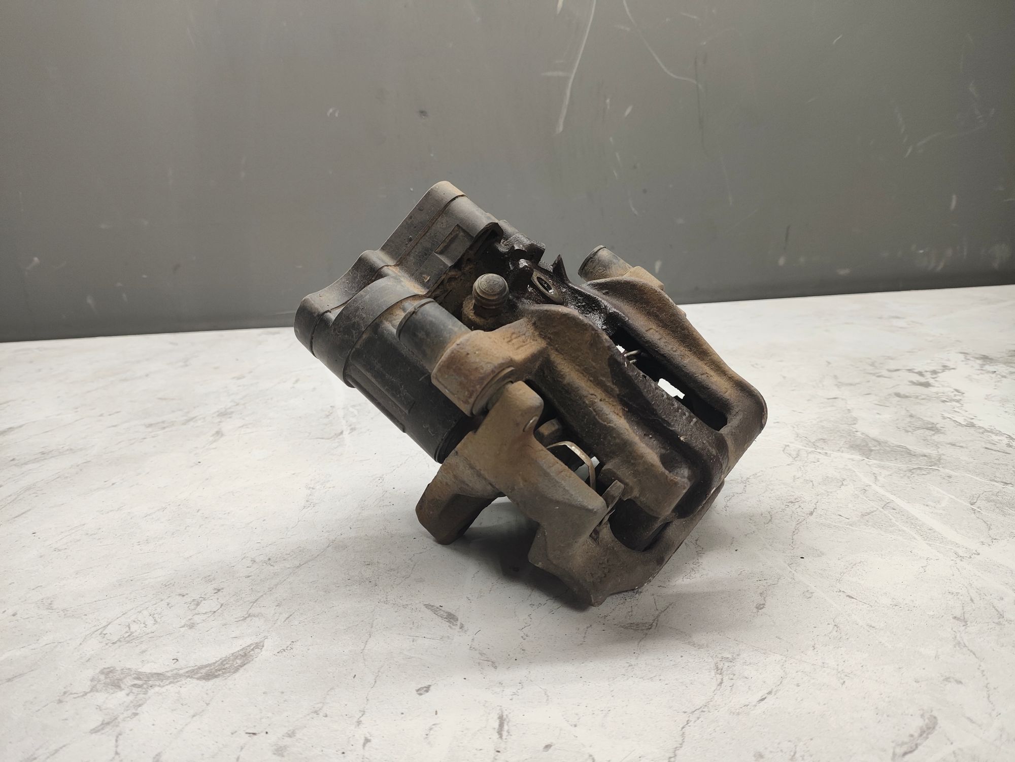 https://ycs.partsauto.market/partsauto-images/thmbs/userImages/6ab8ea4394fc0aced0b69382a3e61955/part/173a1164-dad9-4ec1-a281-0c4bb8979420_1776772117910.jpg