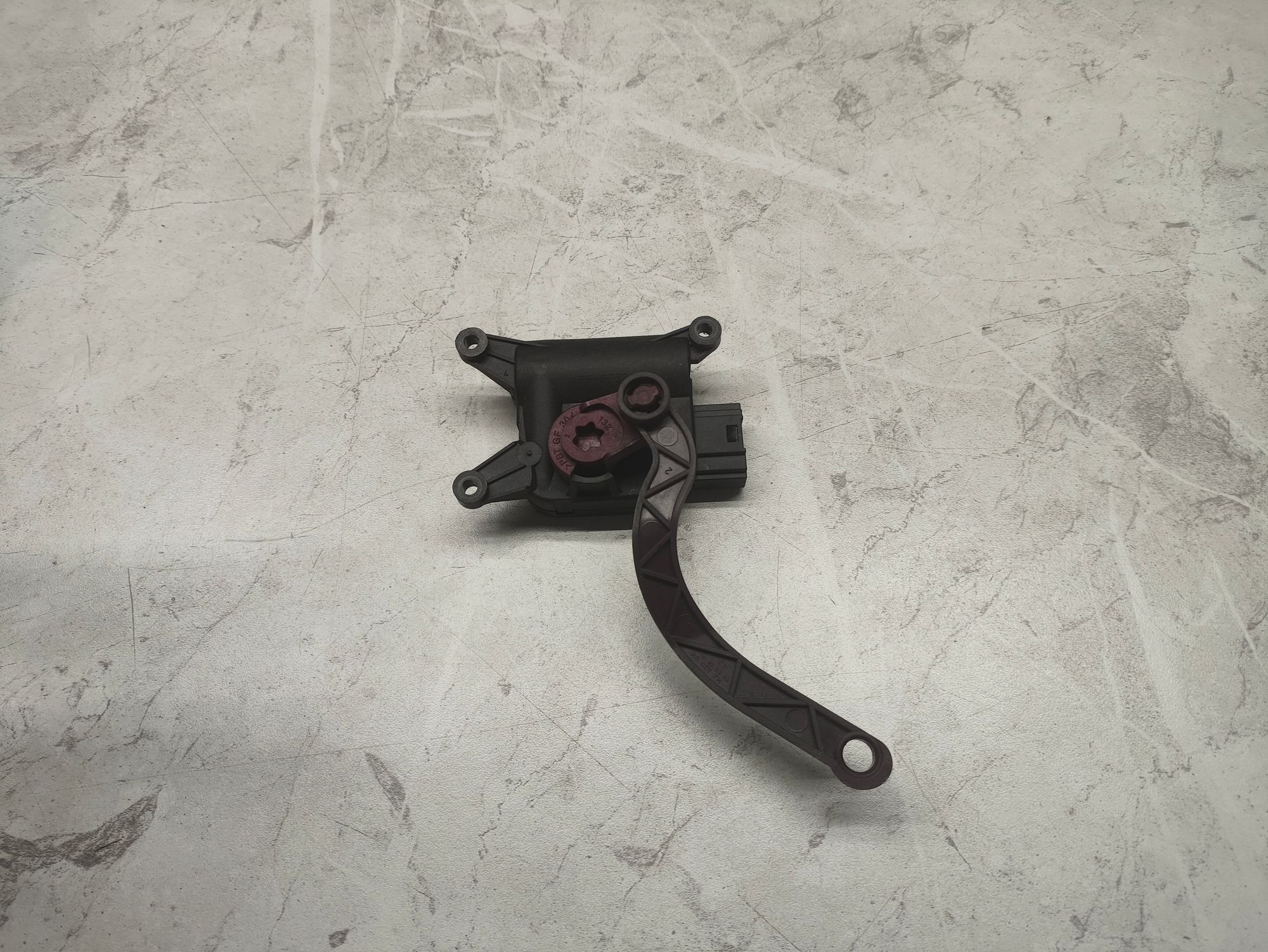 https://ycs.partsauto.market/partsauto-images/thmbs/userImages/6ab8ea4394fc0aced0b69382a3e61955/part/18ad4296-4e21-46ce-8461-10baaa5a7ee3_1781007712049.jpg