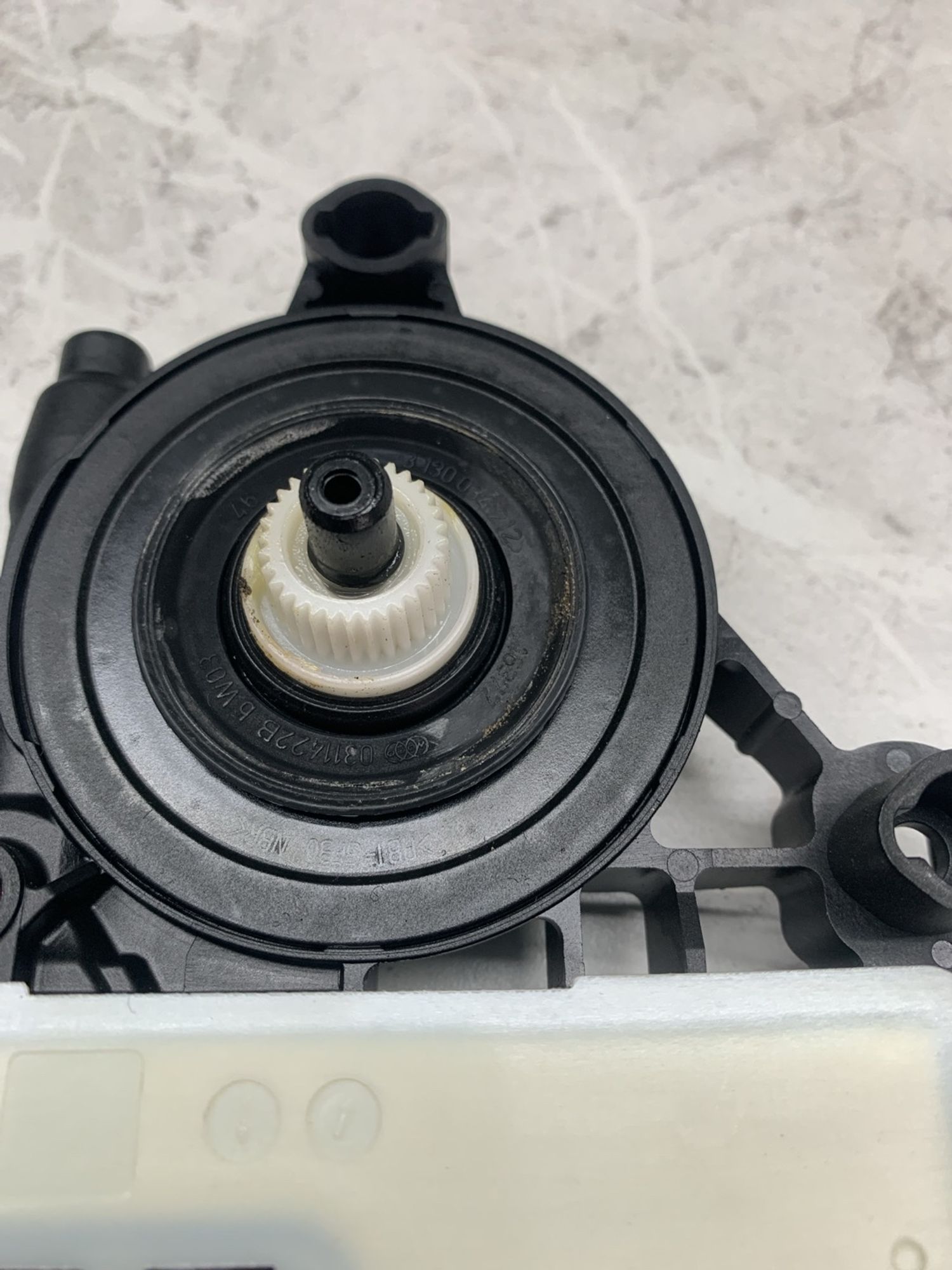 https://ycs.partsauto.market/partsauto-images/thmbs/userImages/6ab8ea4394fc0aced0b69382a3e61955/part/19cba991-2187-4ae7-a31a-acf3ce6e8df5_1774259687854.jpg
