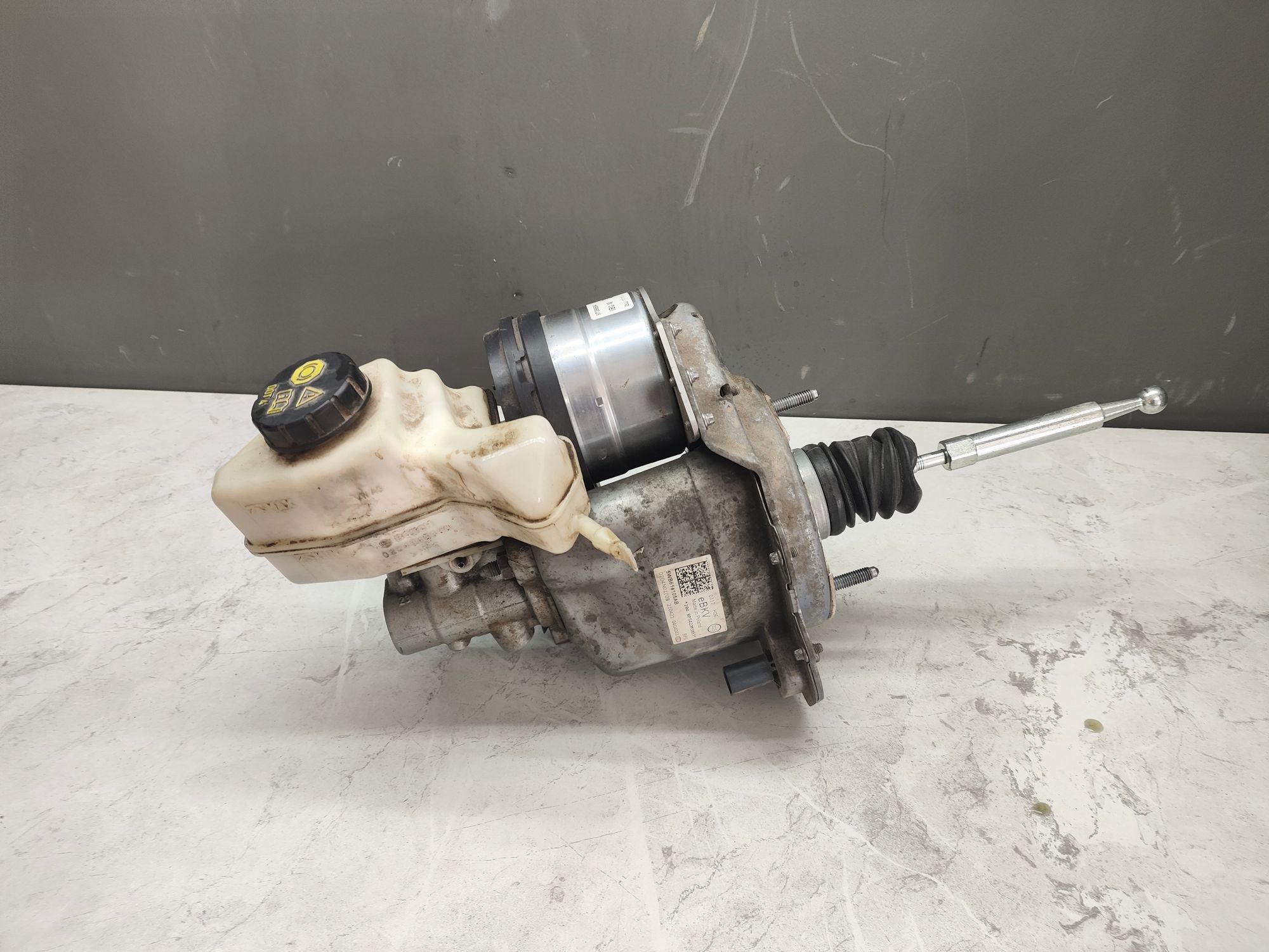https://ycs.partsauto.market/partsauto-images/thmbs/userImages/6ab8ea4394fc0aced0b69382a3e61955/part/1b95e025-0345-449b-b129-7fc6839583b9_1776762567079.jpg