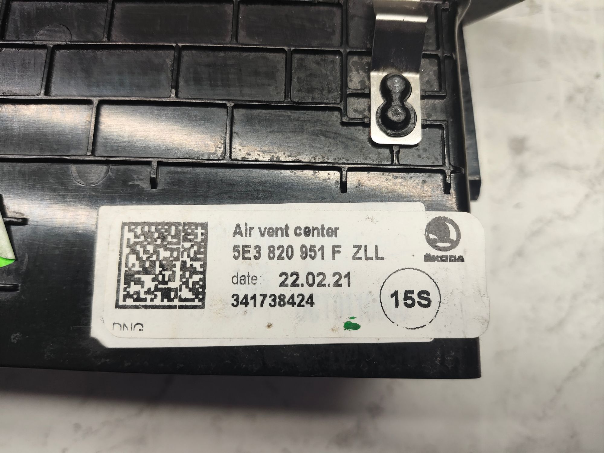 https://ycs.partsauto.market/partsauto-images/thmbs/userImages/6ab8ea4394fc0aced0b69382a3e61955/part/1e614dfe-0ede-4cac-abf9-1c5ef75cdead_1775128849551.jpg