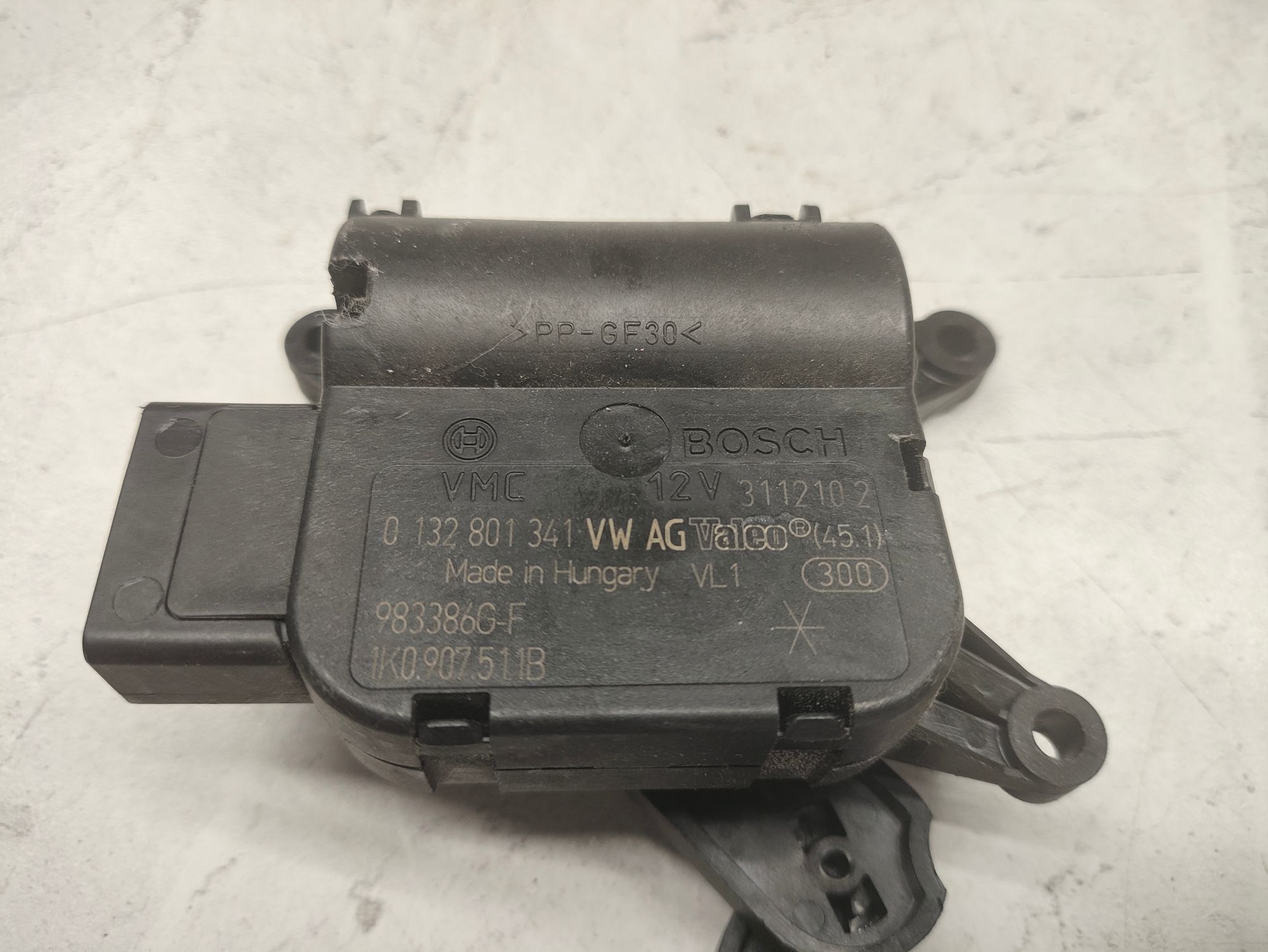 https://ycs.partsauto.market/partsauto-images/thmbs/userImages/6ab8ea4394fc0aced0b69382a3e61955/part/1f76b434-ec53-4e33-b2ae-925c9ddc1254_1781007604104.jpg