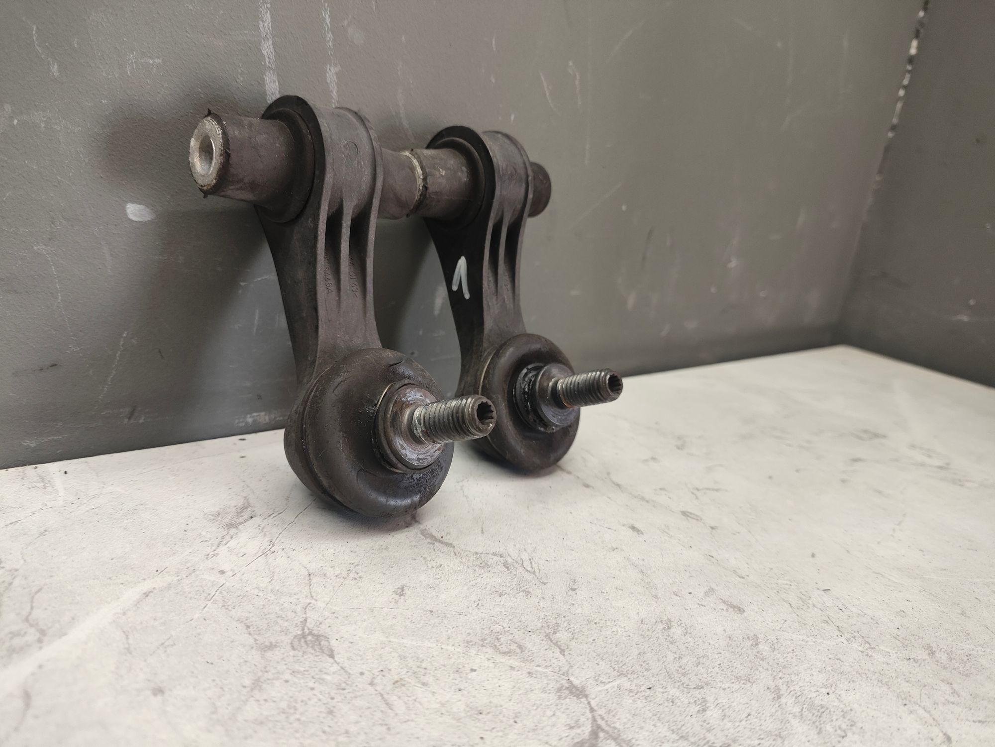 https://ycs.partsauto.market/partsauto-images/thmbs/userImages/6ab8ea4394fc0aced0b69382a3e61955/part/2015c6cd-ee91-430a-a560-c5cfb7627352_1787302946275.jpg
