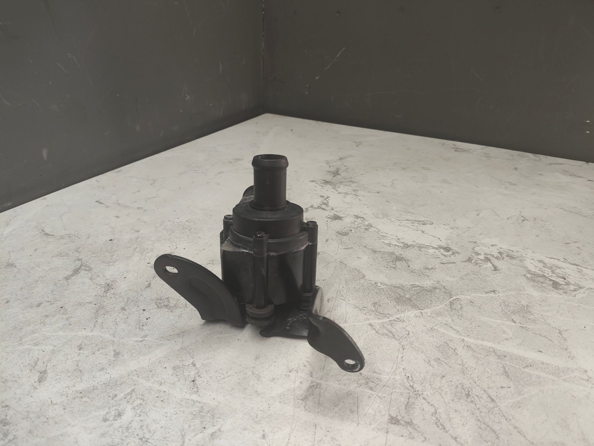 https://ycs.partsauto.market/partsauto-images/thmbs/userImages/6ab8ea4394fc0aced0b69382a3e61955/part/229f8be4-8076-4ac8-82cb-e8ffc5f5df86_1785403128435.jpg