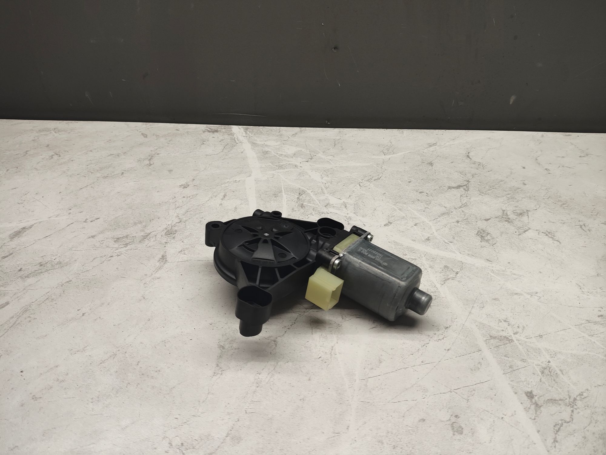 https://ycs.partsauto.market/partsauto-images/thmbs/userImages/6ab8ea4394fc0aced0b69382a3e61955/part/23c8fb6e-6a90-4121-9c20-eaa2bfce67f2_1776513945106.jpg