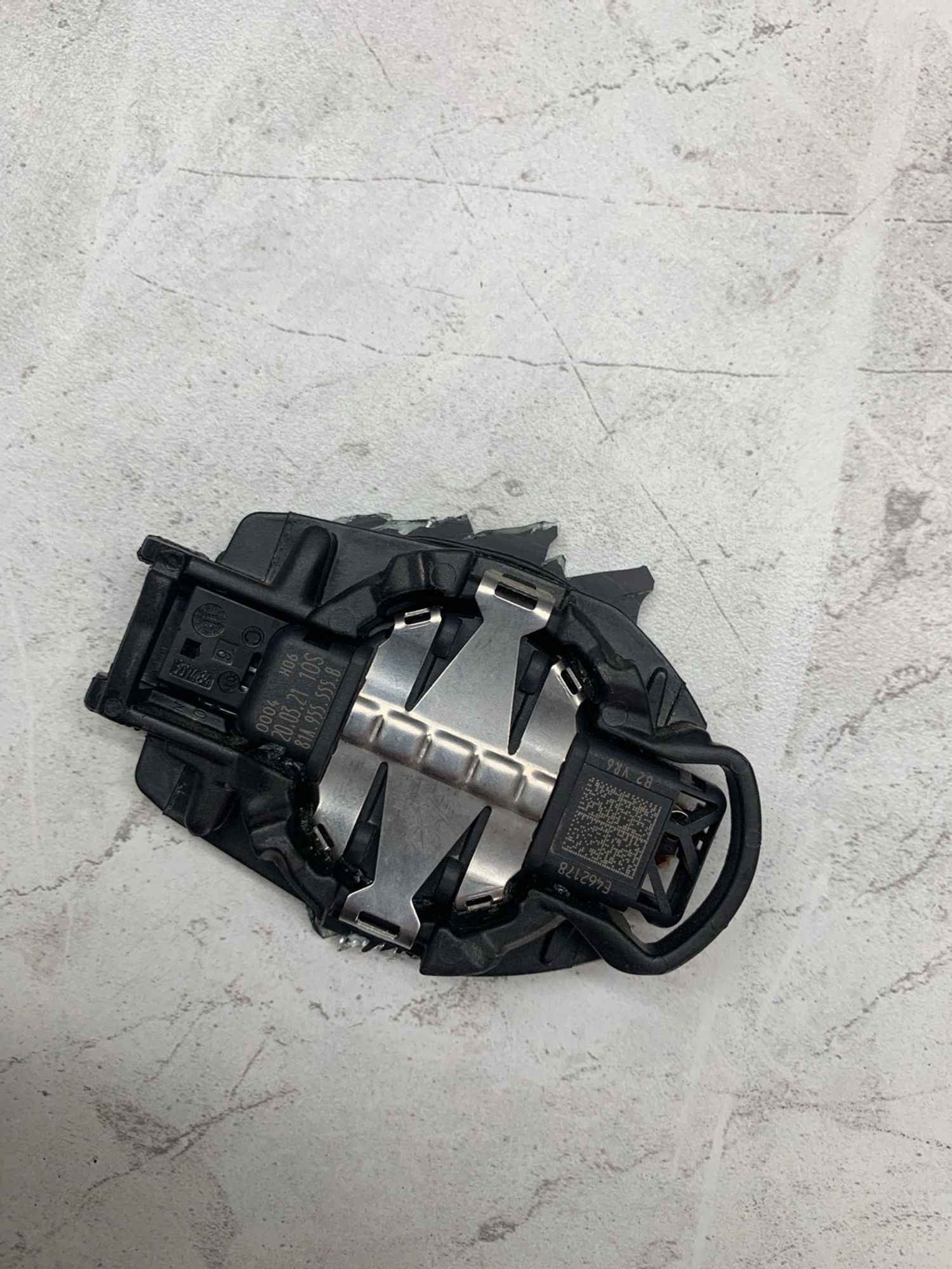 https://ycs.partsauto.market/partsauto-images/thmbs/userImages/6ab8ea4394fc0aced0b69382a3e61955/part/24a3660d-189c-4b7f-89fe-1748db6dfb30_1774258782743.jpg