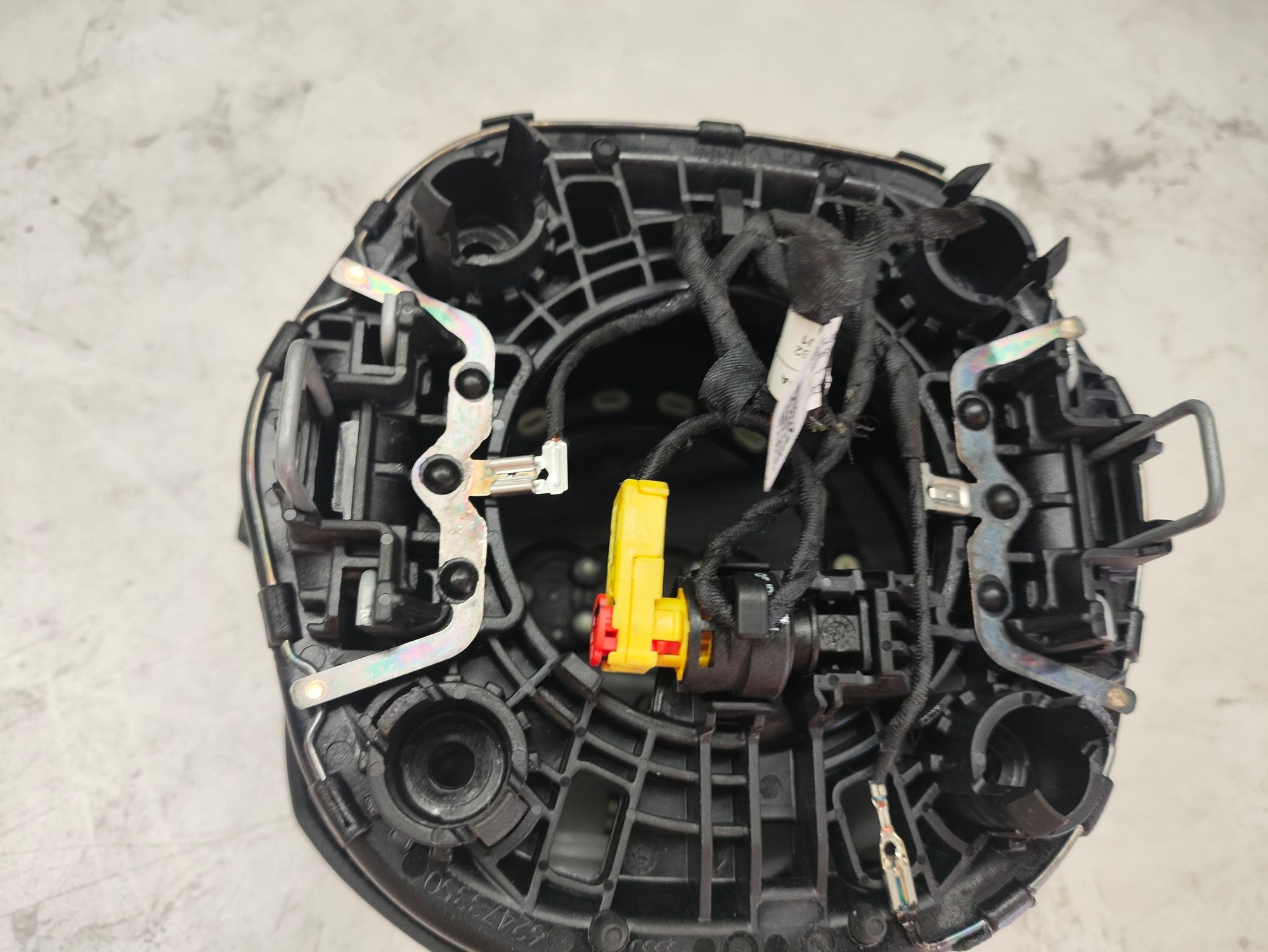 https://ycs.partsauto.market/partsauto-images/thmbs/userImages/6ab8ea4394fc0aced0b69382a3e61955/part/2716751c-92a0-49b6-b3dc-57fba8f13c0a_1786696462272.jpg