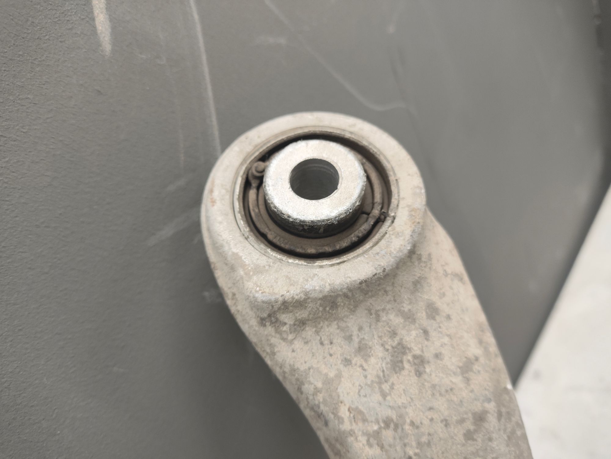 https://ycs.partsauto.market/partsauto-images/thmbs/userImages/6ab8ea4394fc0aced0b69382a3e61955/part/272c63df-044e-4f5e-909b-4d803d025489_1777629987762.jpg