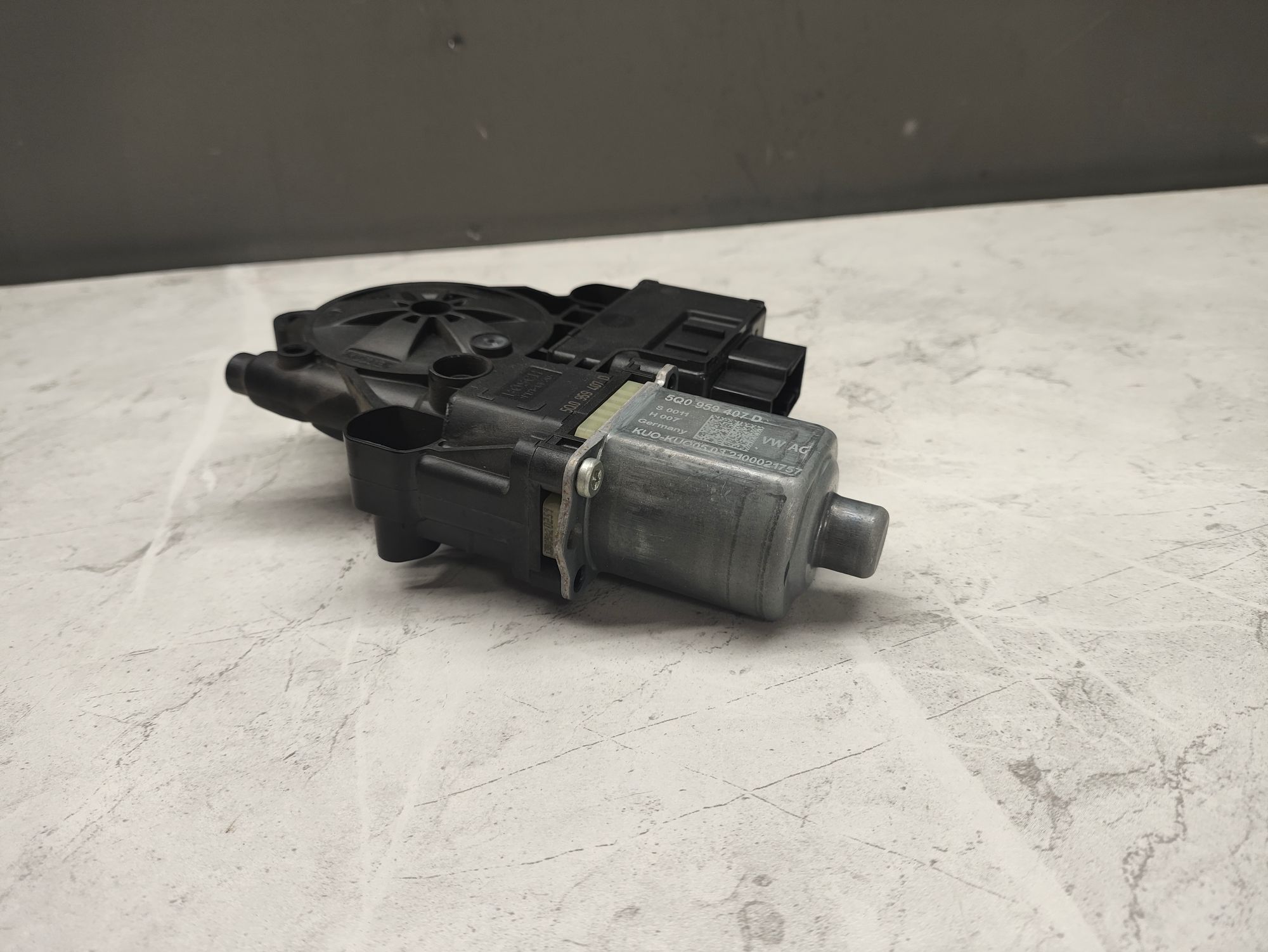 https://ycs.partsauto.market/partsauto-images/thmbs/userImages/6ab8ea4394fc0aced0b69382a3e61955/part/2a1c64fc-8fdb-4c29-a912-61c491442fad_1776171612599.jpg