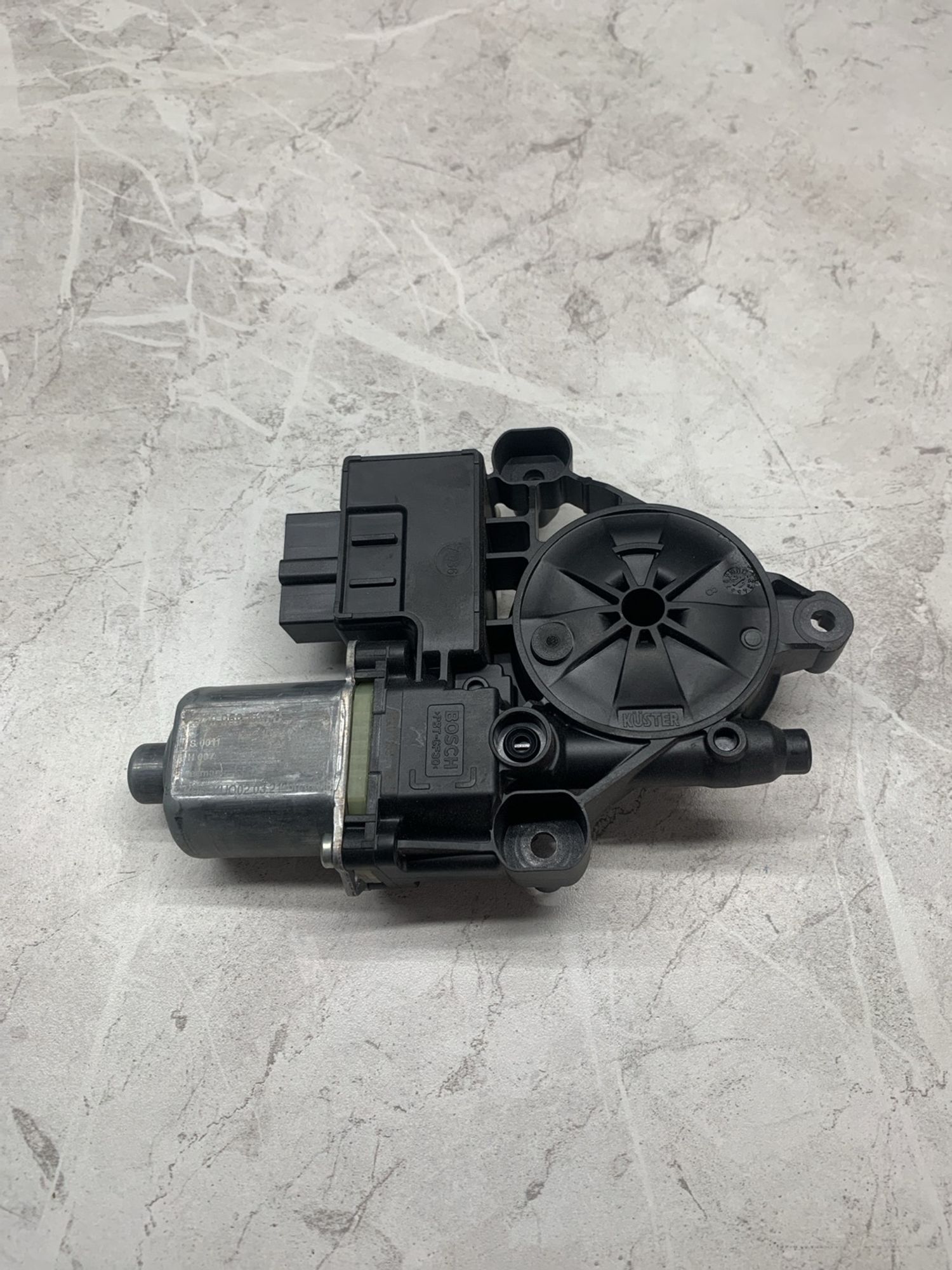 https://ycs.partsauto.market/partsauto-images/thmbs/userImages/6ab8ea4394fc0aced0b69382a3e61955/part/2b2b47bd-8ee9-409f-8cf3-829e8b482349_1774259693493.jpg