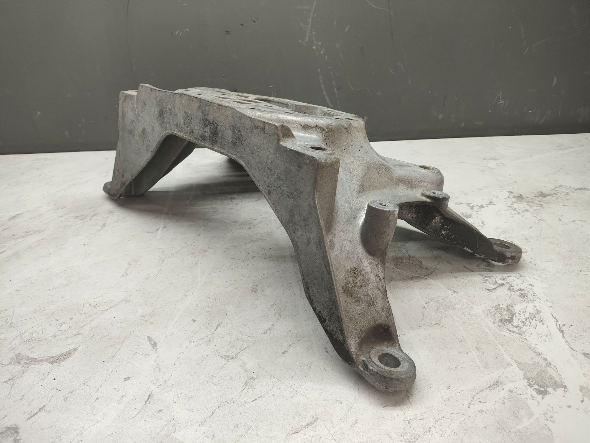 https://ycs.partsauto.market/partsauto-images/thmbs/userImages/6ab8ea4394fc0aced0b69382a3e61955/part/2b72f036-7158-482e-bda0-80ffe95fe581_1781082214736.jpg