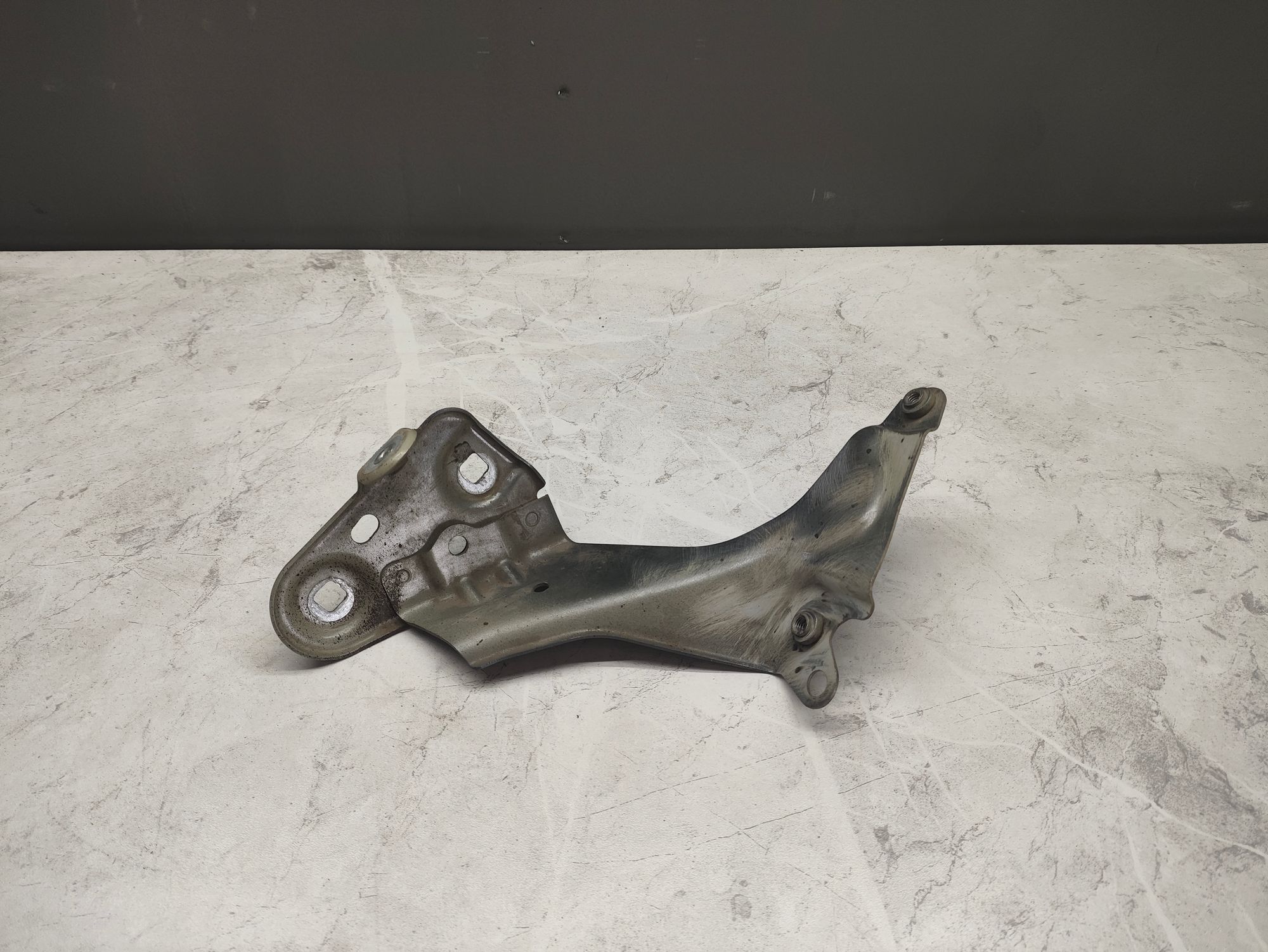 https://ycs.partsauto.market/partsauto-images/thmbs/userImages/6ab8ea4394fc0aced0b69382a3e61955/part/308ba013-fcc1-40f1-bc44-86488b29b6e0_1775202313144.jpg