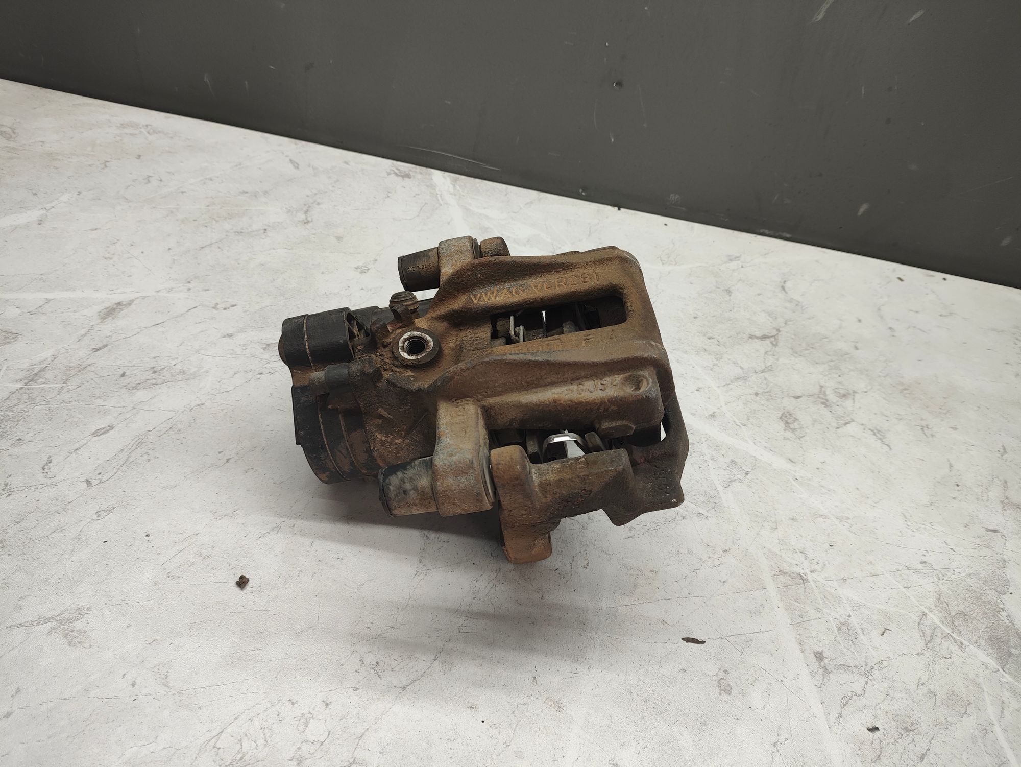 https://ycs.partsauto.market/partsauto-images/thmbs/userImages/6ab8ea4394fc0aced0b69382a3e61955/part/31a1a83b-3e0b-45eb-a417-056ae59aebae_1776761847133.jpg