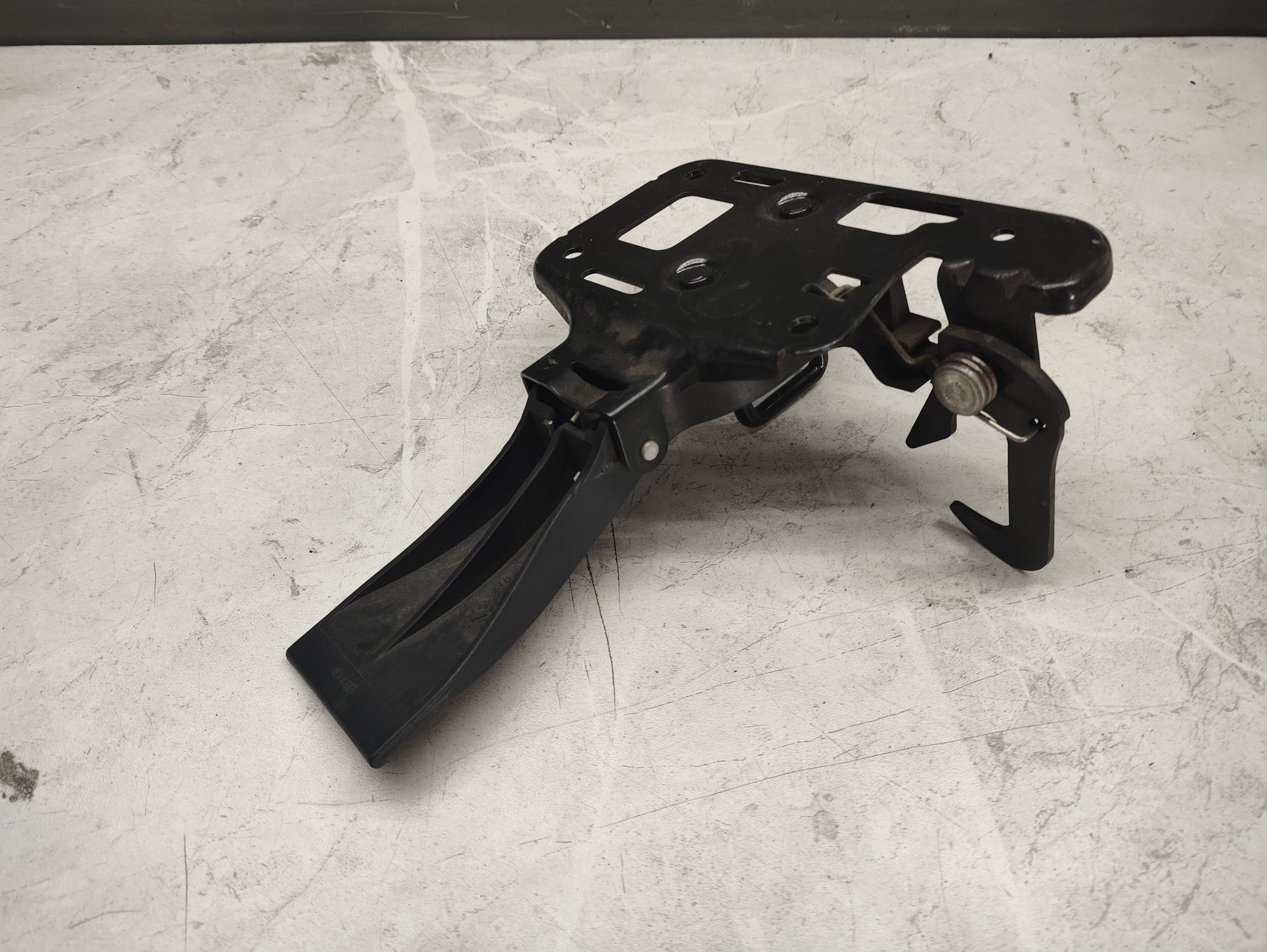 https://ycs.partsauto.market/partsauto-images/thmbs/userImages/6ab8ea4394fc0aced0b69382a3e61955/part/366e447d-9d57-4187-8bc6-cf4e76a37ad4_1784191098995.jpg