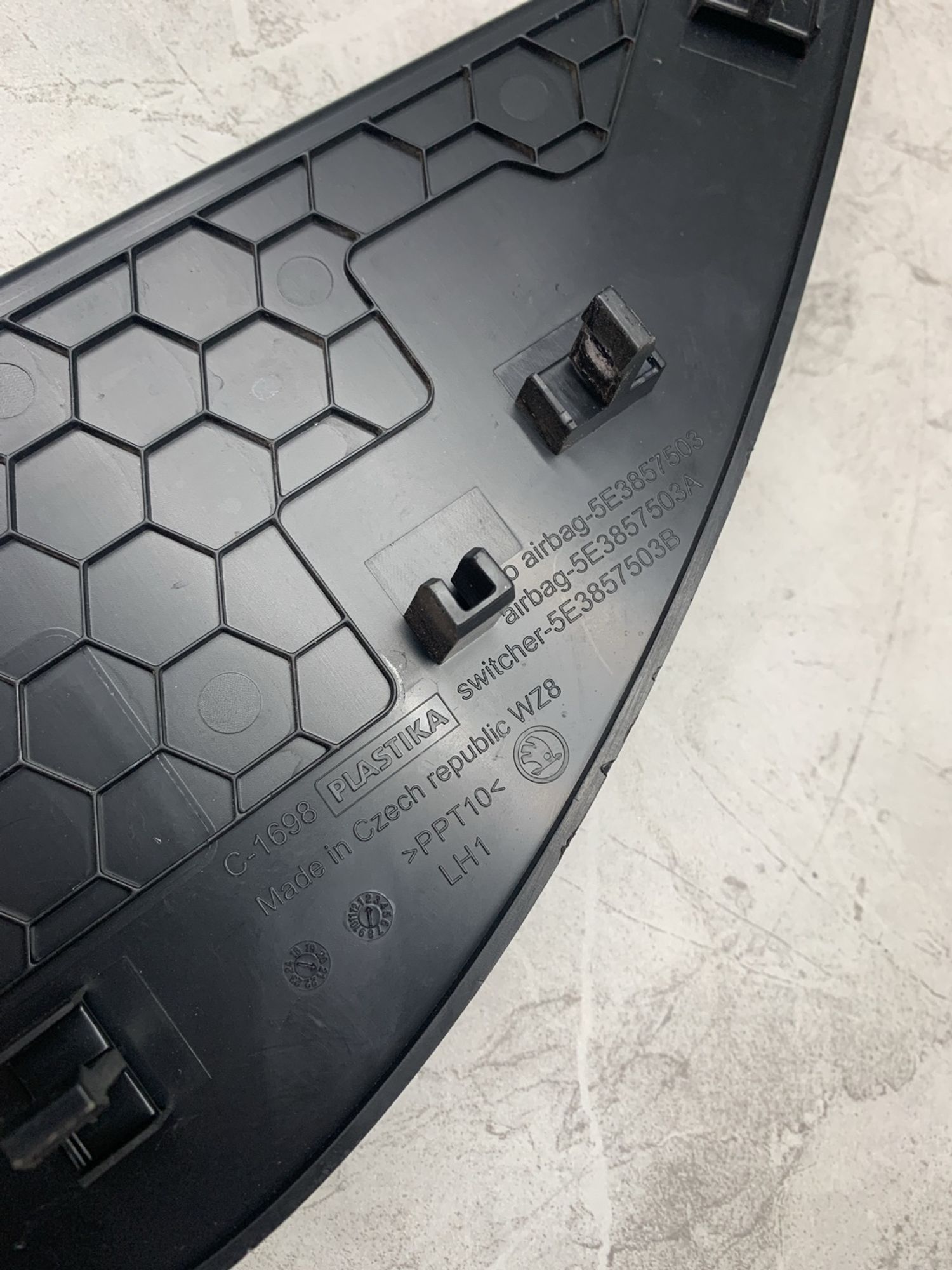 https://ycs.partsauto.market/partsauto-images/thmbs/userImages/6ab8ea4394fc0aced0b69382a3e61955/part/3696ff0a-8df0-4387-bbba-f226c6403801_1774258252550.jpg